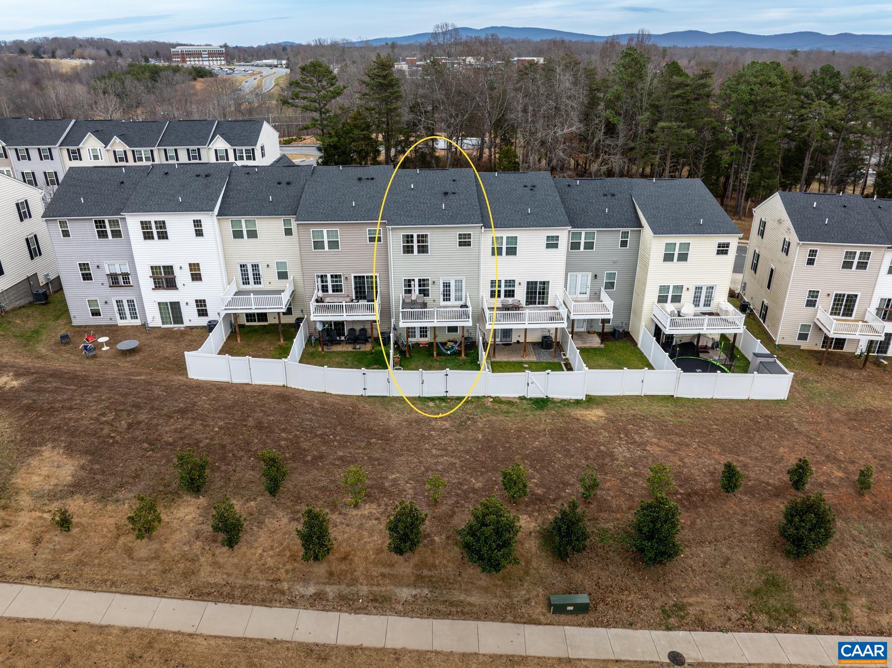 2124 ELM TREE CT, CHARLOTTESVILLE, Virginia 22911, 3 Bedrooms Bedrooms, ,2 BathroomsBathrooms,Residential,STRAUSS,2124 ELM TREE CT,675269 MLS # 675269