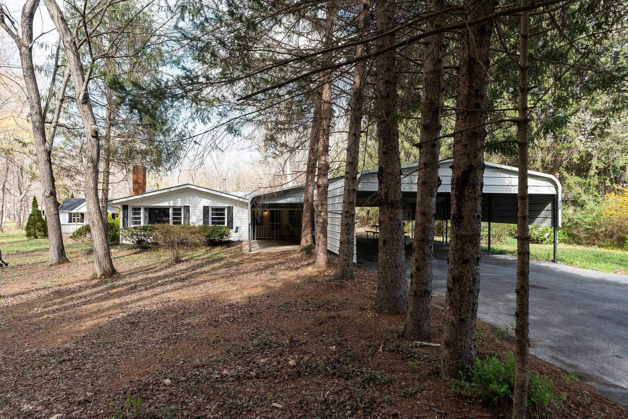 440 LAKE DR, CRIMORA, Virginia 24431, 2 Bedrooms Bedrooms, ,1 BathroomBathrooms,Residential,440 LAKE DR,675280 MLS # 675280