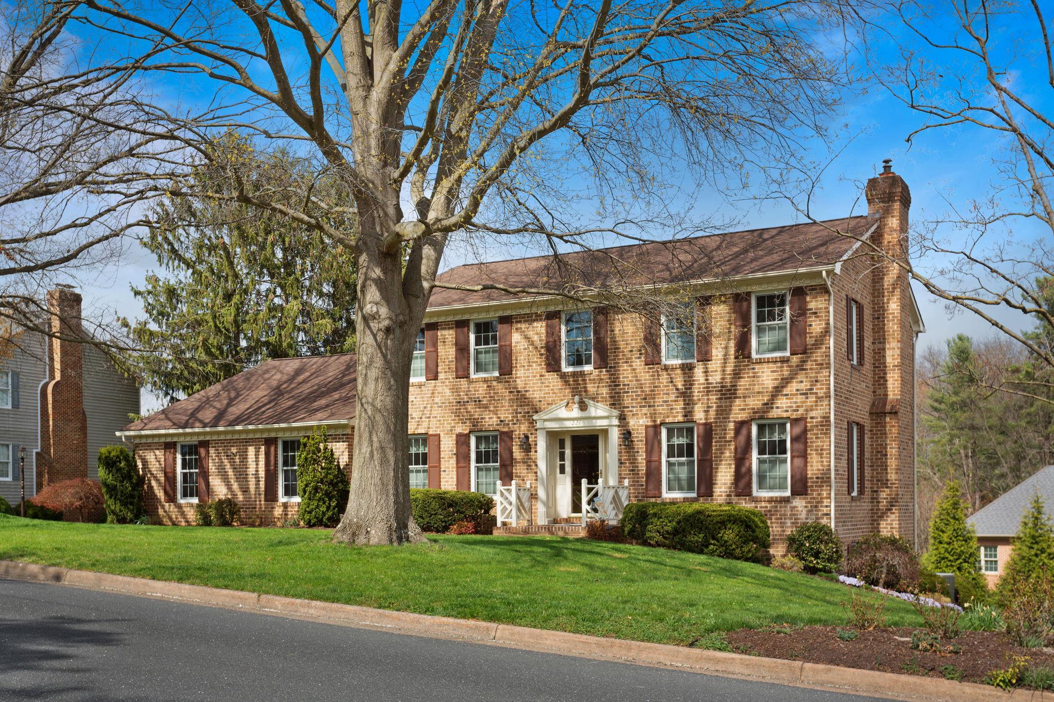 221 DIVOT DR, HARRISONBURG, Virginia 22801, 4 Bedrooms Bedrooms, ,3 BathroomsBathrooms,Residential,221 DIVOT DR,675282 MLS # 675282