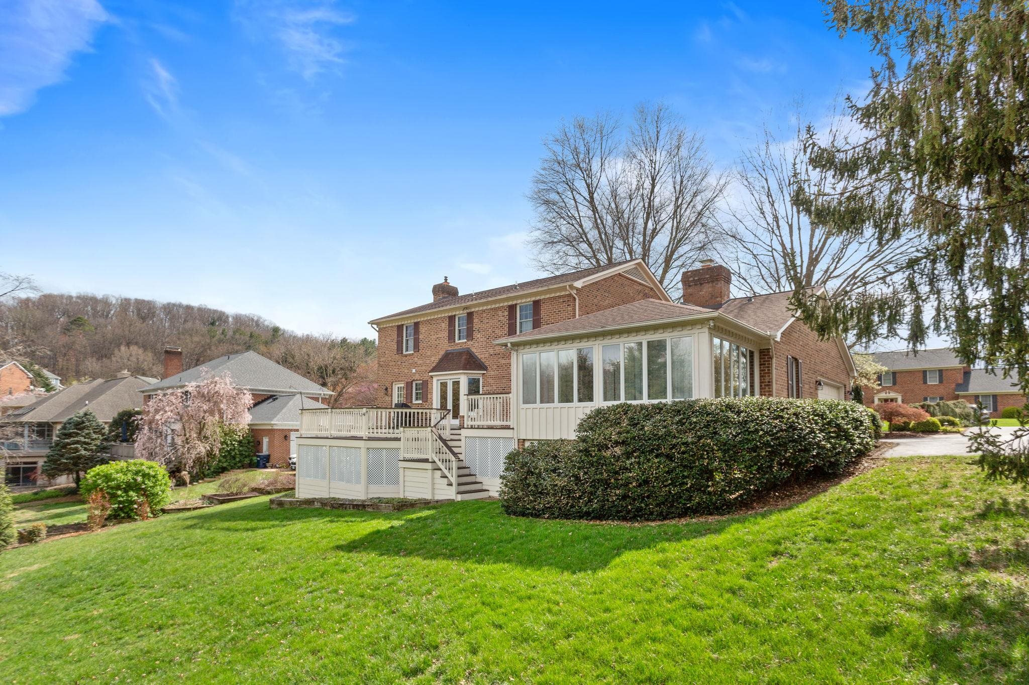 221 DIVOT DR, HARRISONBURG, Virginia 22801, 4 Bedrooms Bedrooms, ,3 BathroomsBathrooms,Residential,221 DIVOT DR,675282 MLS # 675282