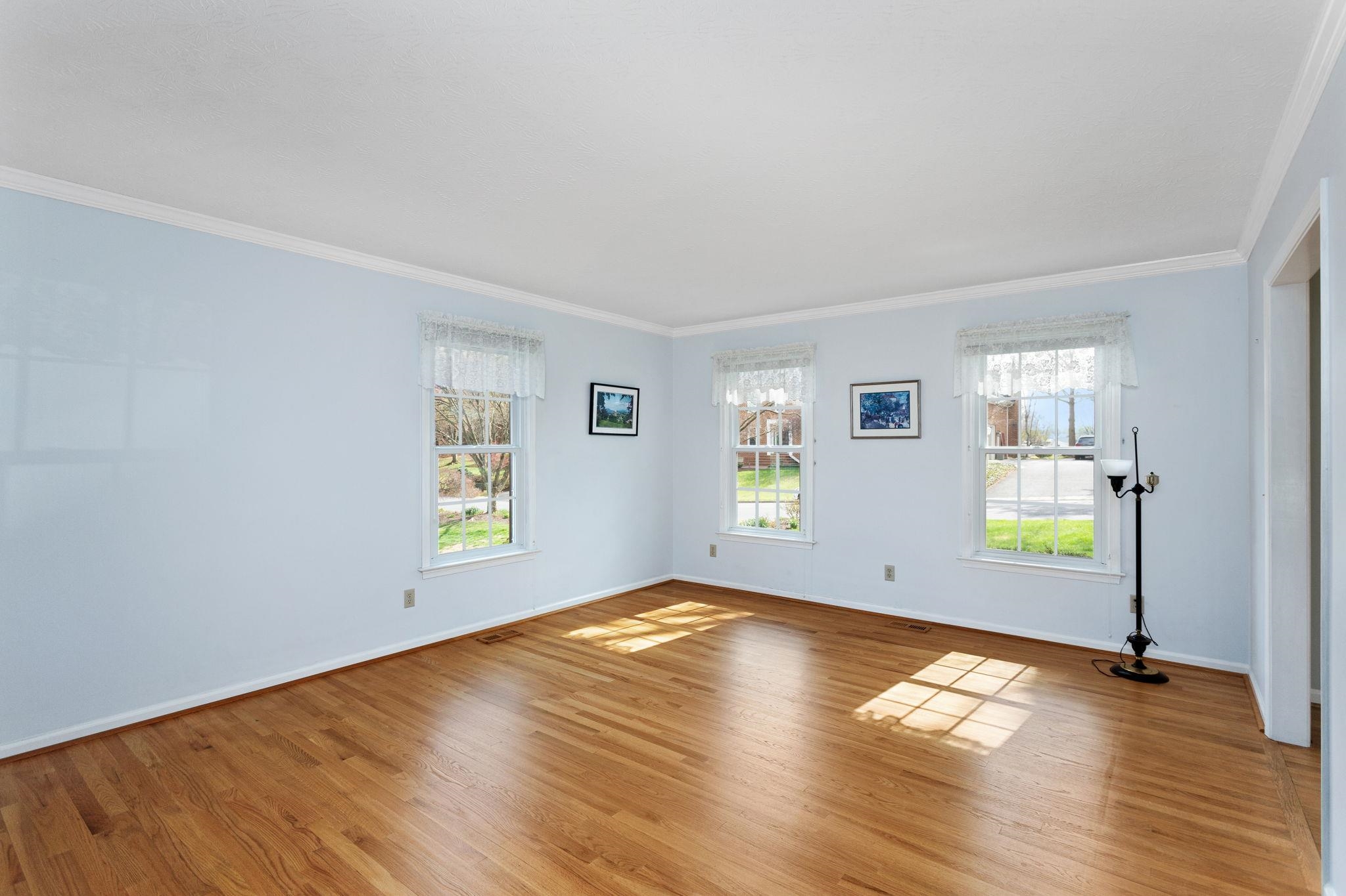 221 DIVOT DR, HARRISONBURG, Virginia 22801, 4 Bedrooms Bedrooms, ,3 BathroomsBathrooms,Residential,221 DIVOT DR,675282 MLS # 675282