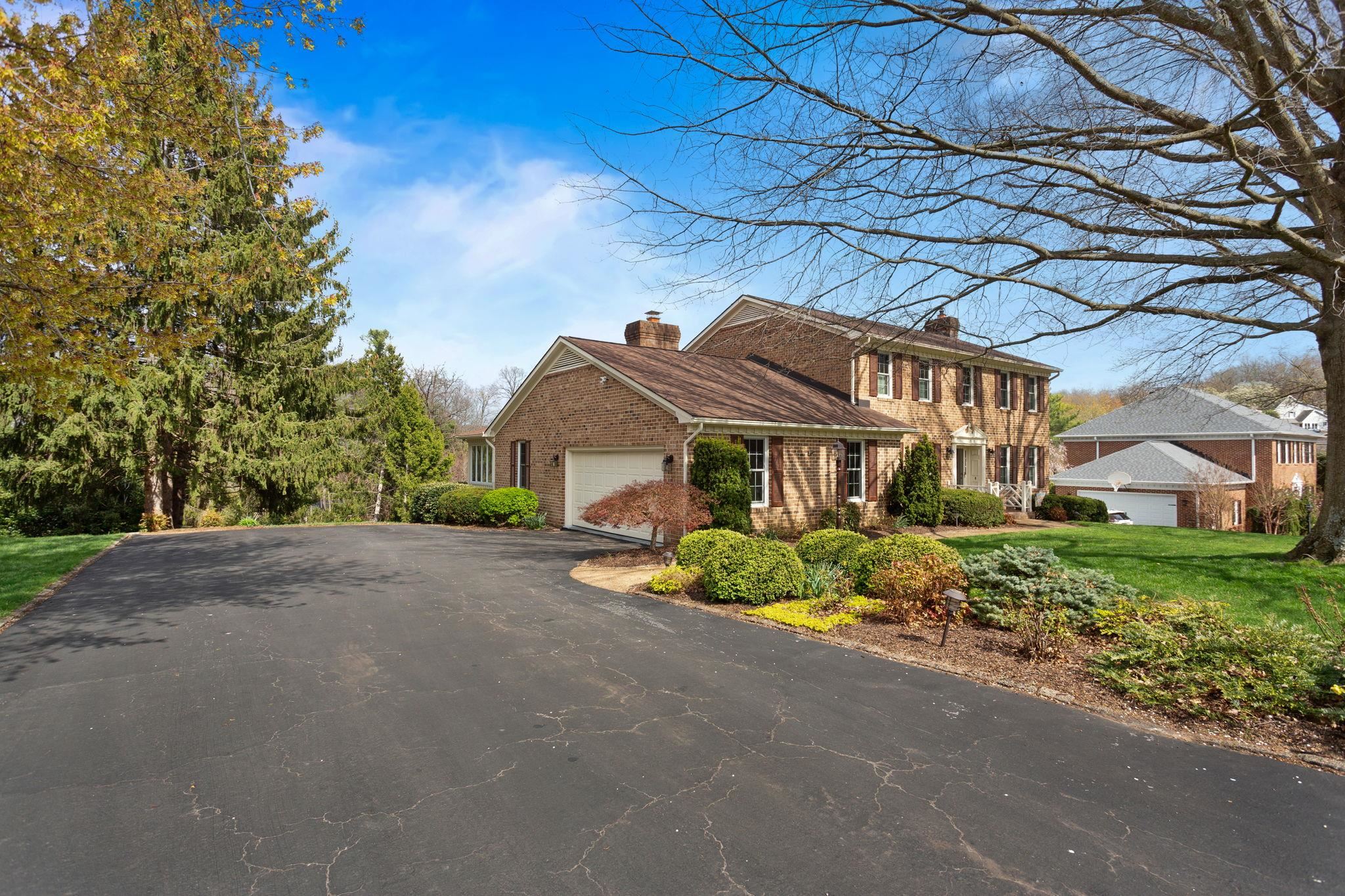 221 DIVOT DR, HARRISONBURG, Virginia 22801, 4 Bedrooms Bedrooms, ,3 BathroomsBathrooms,Residential,221 DIVOT DR,675282 MLS # 675282