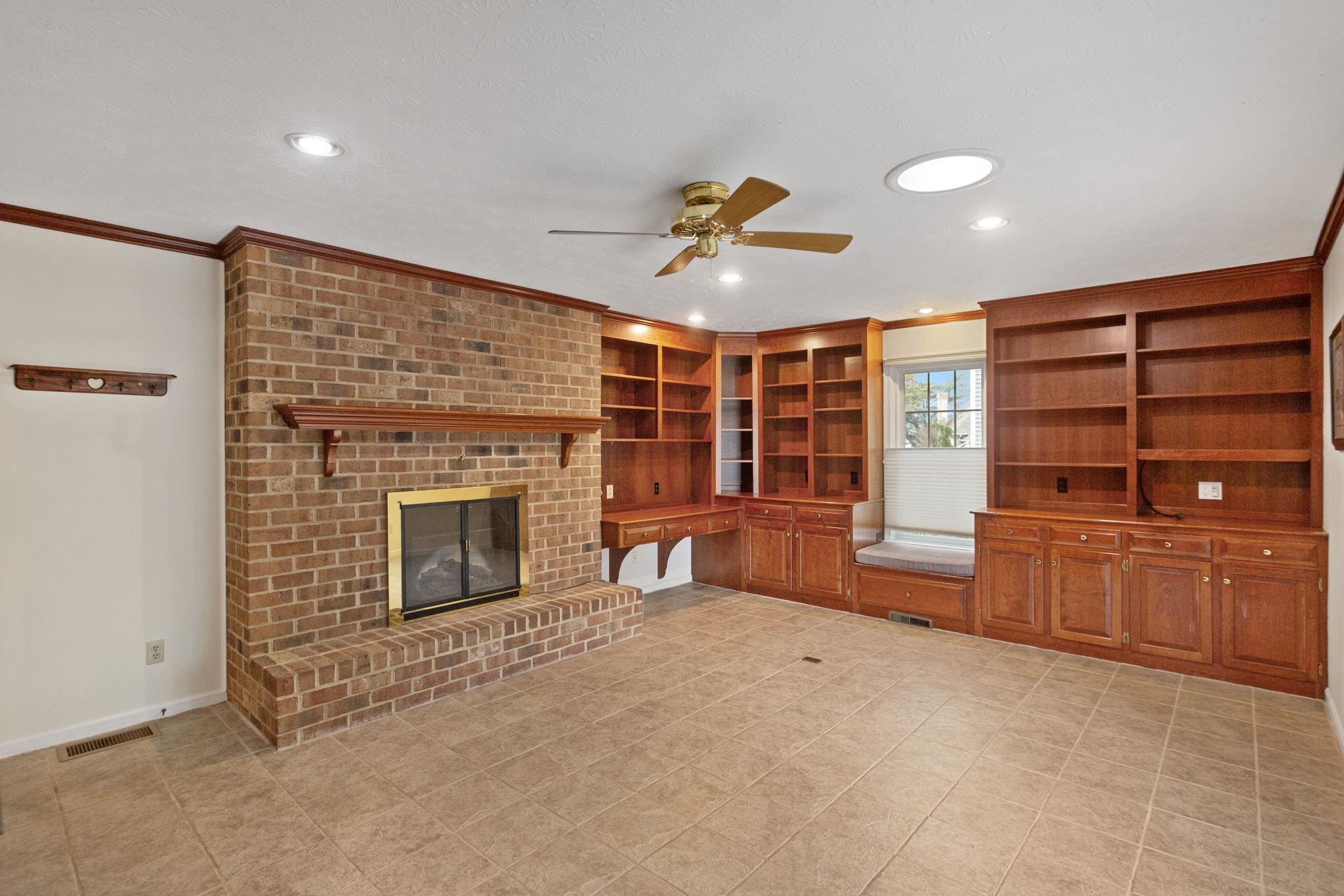 221 DIVOT DR, HARRISONBURG, Virginia 22801, 4 Bedrooms Bedrooms, ,3 BathroomsBathrooms,Residential,221 DIVOT DR,675282 MLS # 675282