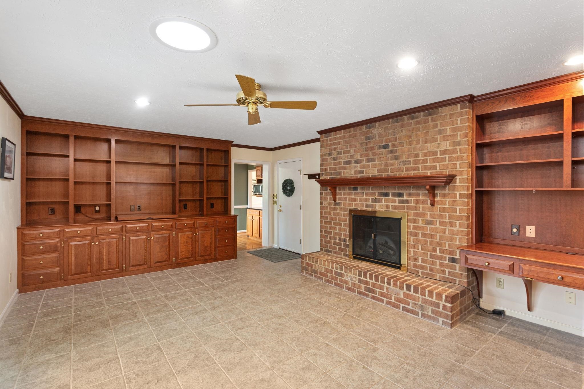 221 DIVOT DR, HARRISONBURG, Virginia 22801, 4 Bedrooms Bedrooms, ,3 BathroomsBathrooms,Residential,221 DIVOT DR,675282 MLS # 675282