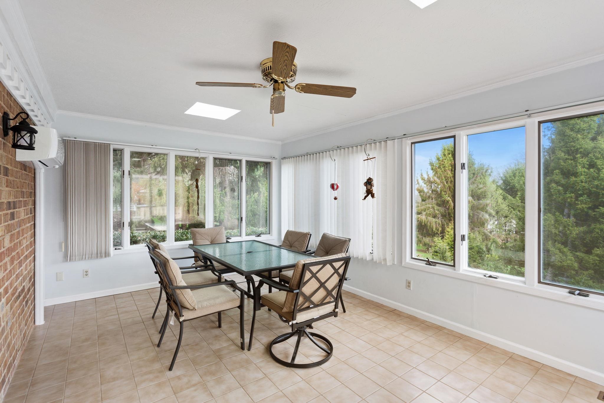 221 DIVOT DR, HARRISONBURG, Virginia 22801, 4 Bedrooms Bedrooms, ,3 BathroomsBathrooms,Residential,221 DIVOT DR,675282 MLS # 675282