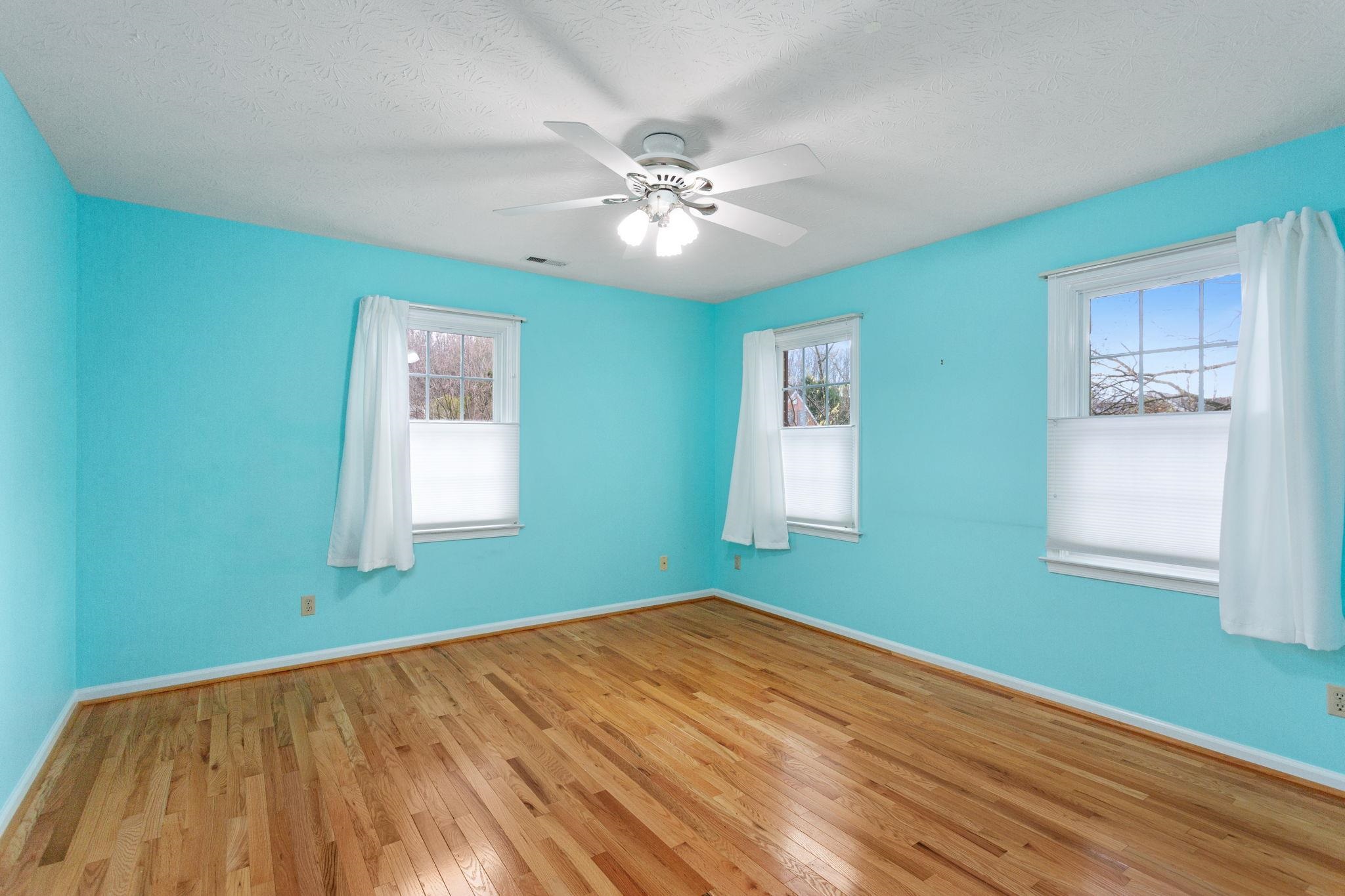 221 DIVOT DR, HARRISONBURG, Virginia 22801, 4 Bedrooms Bedrooms, ,3 BathroomsBathrooms,Residential,221 DIVOT DR,675282 MLS # 675282