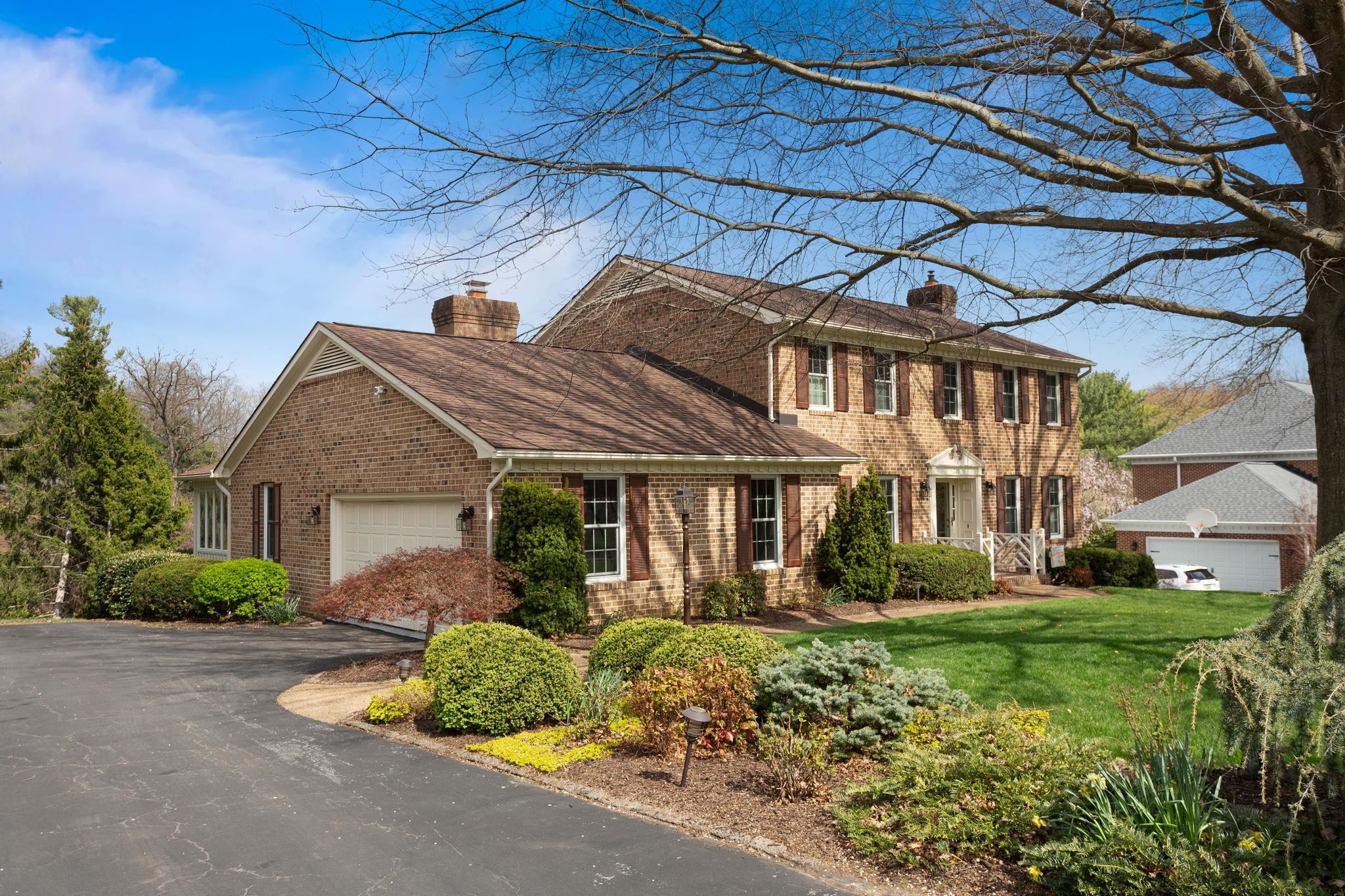 221 DIVOT DR, HARRISONBURG, Virginia 22801, 4 Bedrooms Bedrooms, ,3 BathroomsBathrooms,Residential,221 DIVOT DR,675282 MLS # 675282