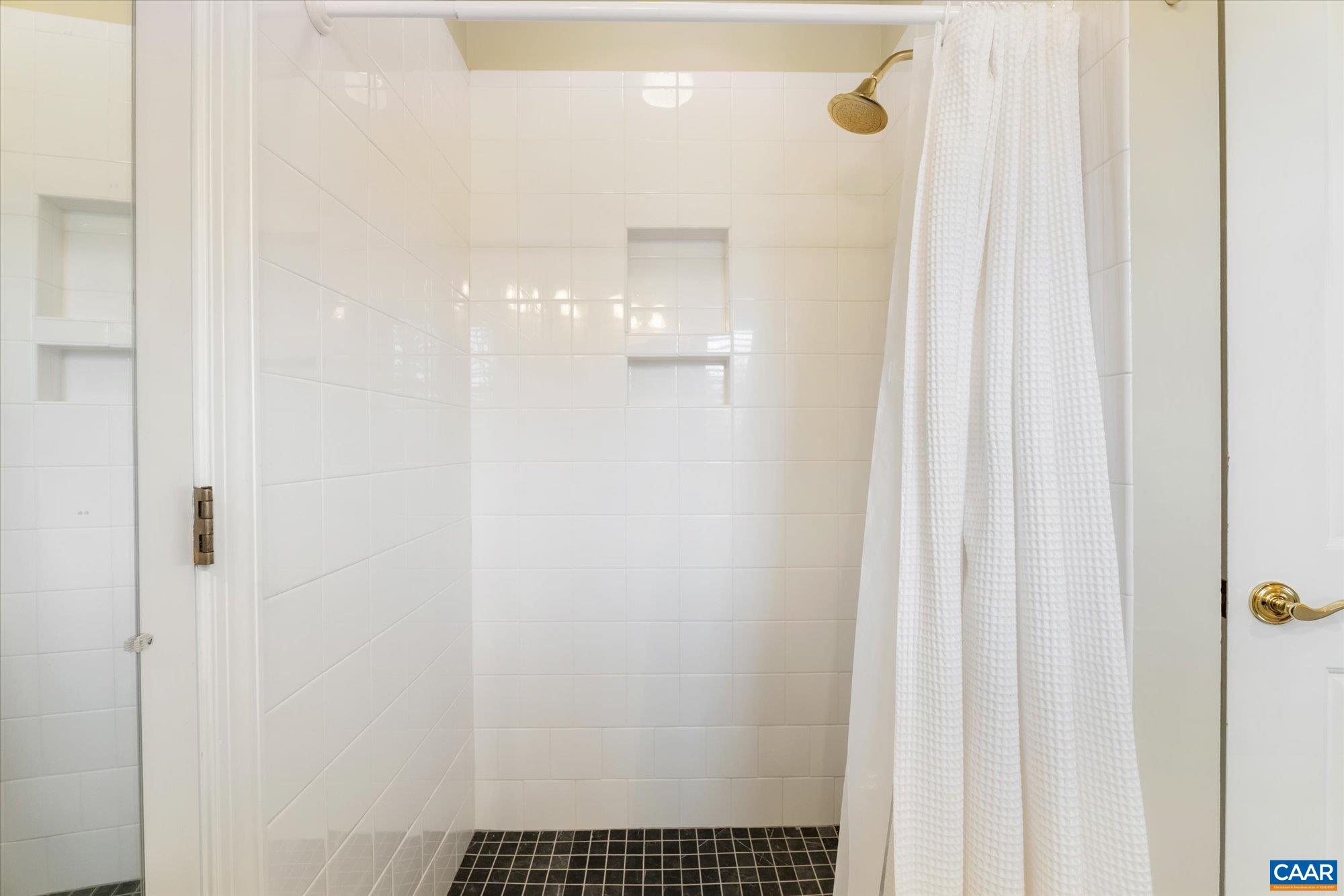 560 DRYDEN PL, CHARLOTTESVILLE, Virginia 22903, 3 Bedrooms Bedrooms, ,3 BathroomsBathrooms,Residential,560 DRYDEN PL,675284 MLS # 675284