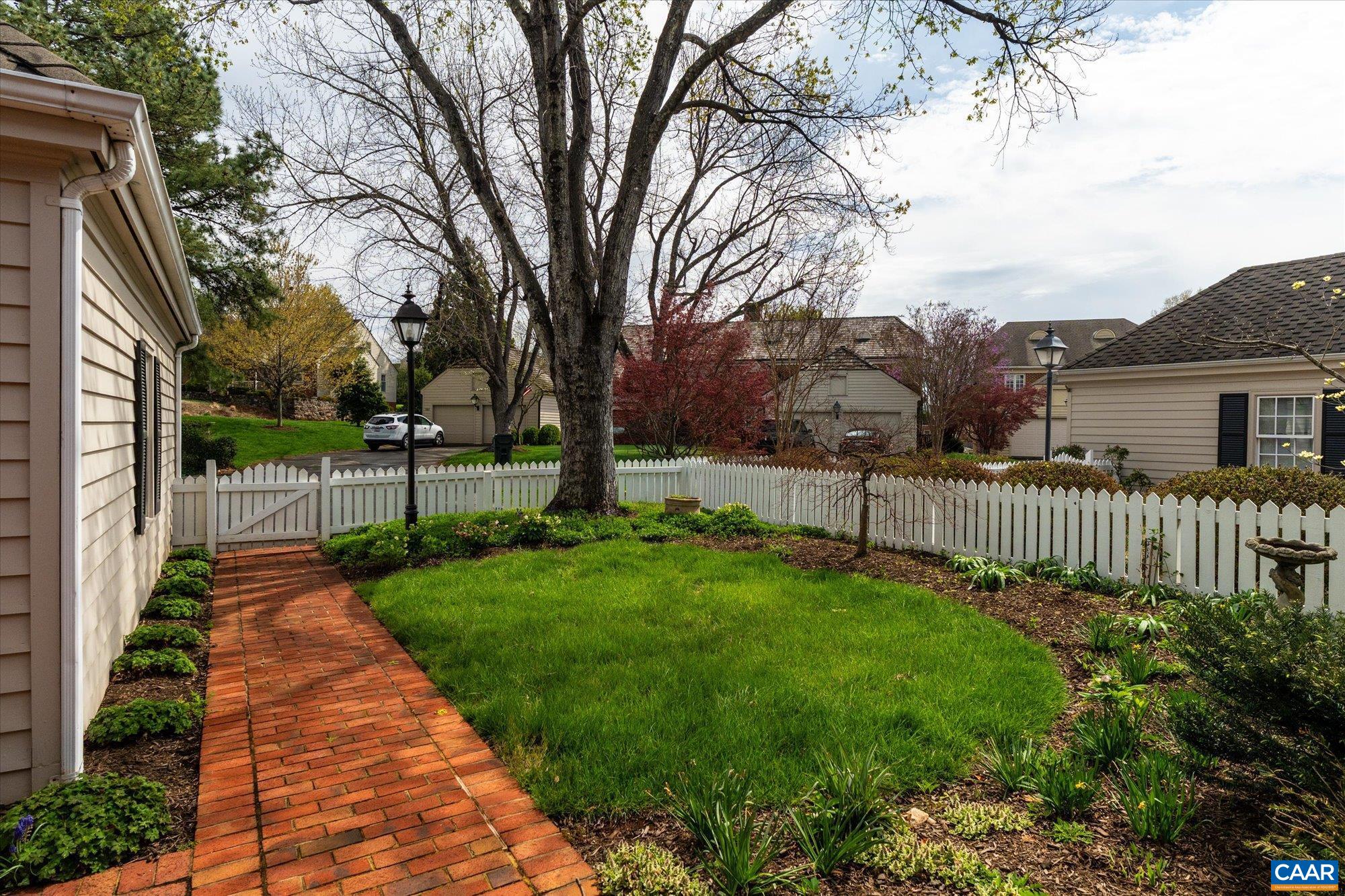 560 DRYDEN PL, CHARLOTTESVILLE, Virginia 22903, 3 Bedrooms Bedrooms, ,3 BathroomsBathrooms,Residential,560 DRYDEN PL,675284 MLS # 675284