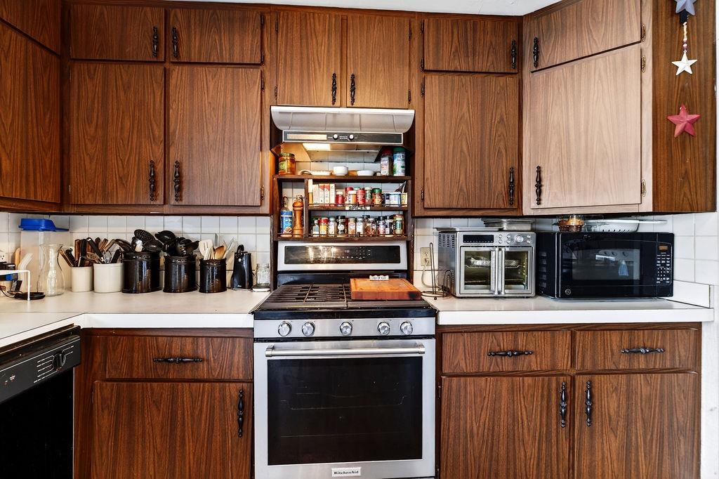 417 KING AVE, WAYNESBORO, Virginia 22980, 4 Bedrooms Bedrooms, ,1 BathroomBathrooms,Residential,417 KING AVE,675297 MLS # 675297