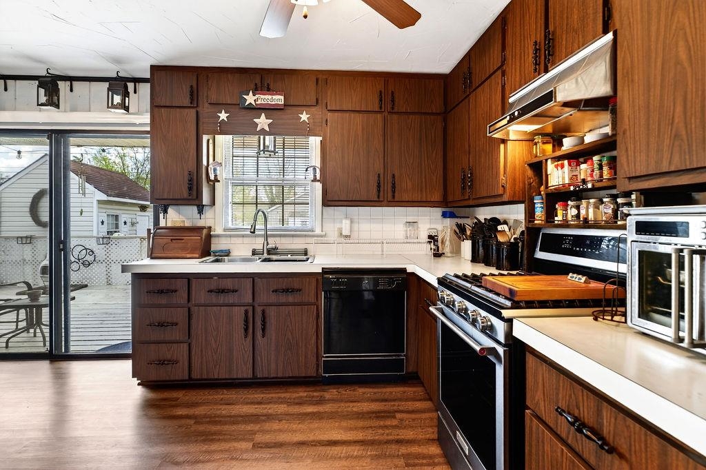 417 KING AVE, WAYNESBORO, Virginia 22980, 4 Bedrooms Bedrooms, ,1 BathroomBathrooms,Residential,417 KING AVE,675297 MLS # 675297