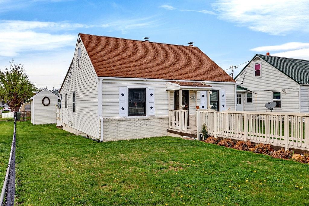 417 KING AVE, WAYNESBORO, Virginia 22980, 4 Bedrooms Bedrooms, ,1 BathroomBathrooms,Residential,417 KING AVE,675297 MLS # 675297