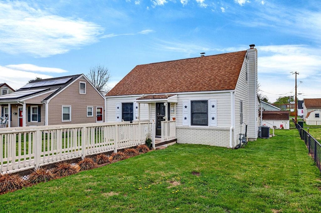 417 KING AVE, WAYNESBORO, Virginia 22980, 4 Bedrooms Bedrooms, ,1 BathroomBathrooms,Residential,417 KING AVE,675297 MLS # 675297