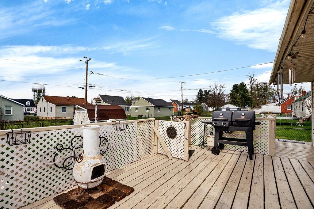 417 KING AVE, WAYNESBORO, Virginia 22980, 4 Bedrooms Bedrooms, ,1 BathroomBathrooms,Residential,417 KING AVE,675297 MLS # 675297