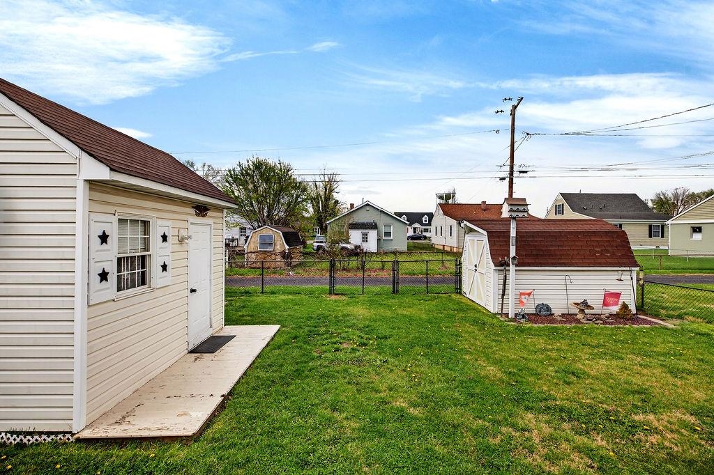 417 KING AVE, WAYNESBORO, Virginia 22980, 4 Bedrooms Bedrooms, ,1 BathroomBathrooms,Residential,417 KING AVE,675297 MLS # 675297