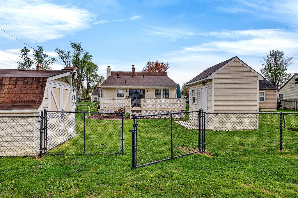 417 KING AVE, WAYNESBORO, Virginia 22980, 4 Bedrooms Bedrooms, ,1 BathroomBathrooms,Residential,417 KING AVE,675297 MLS # 675297