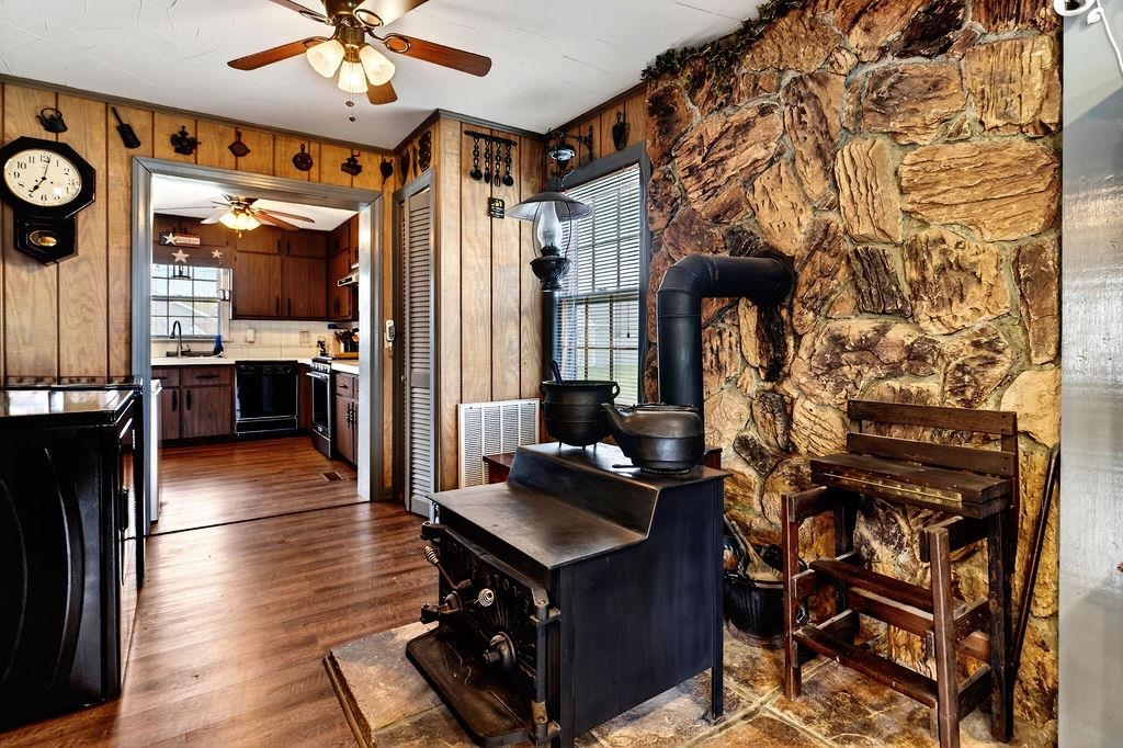 417 KING AVE, WAYNESBORO, Virginia 22980, 4 Bedrooms Bedrooms, ,1 BathroomBathrooms,Residential,417 KING AVE,675297 MLS # 675297