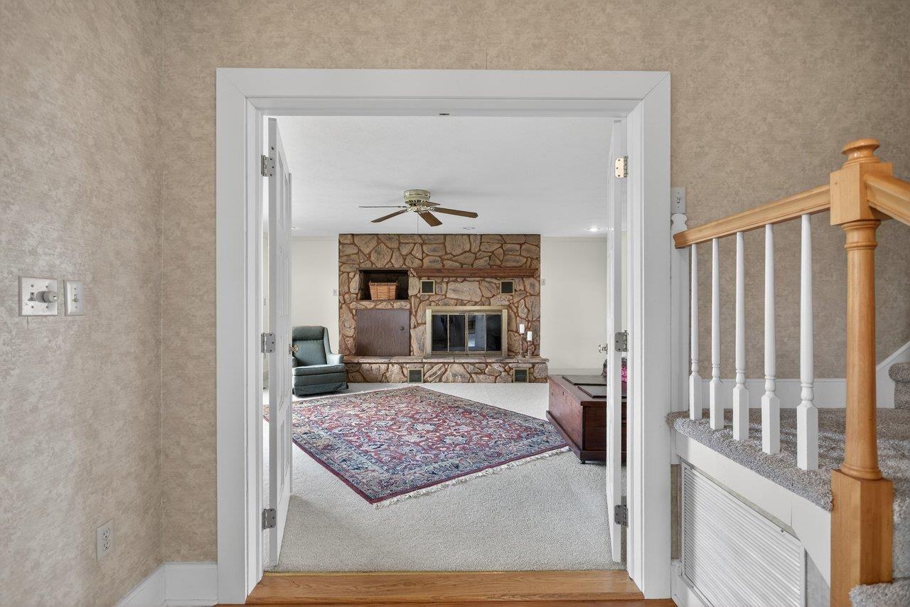This is part of the first home addition in 1980 and it is to the left of front Foyer This is part of the first home addition in 1980 and it is to the left of front Foyer
