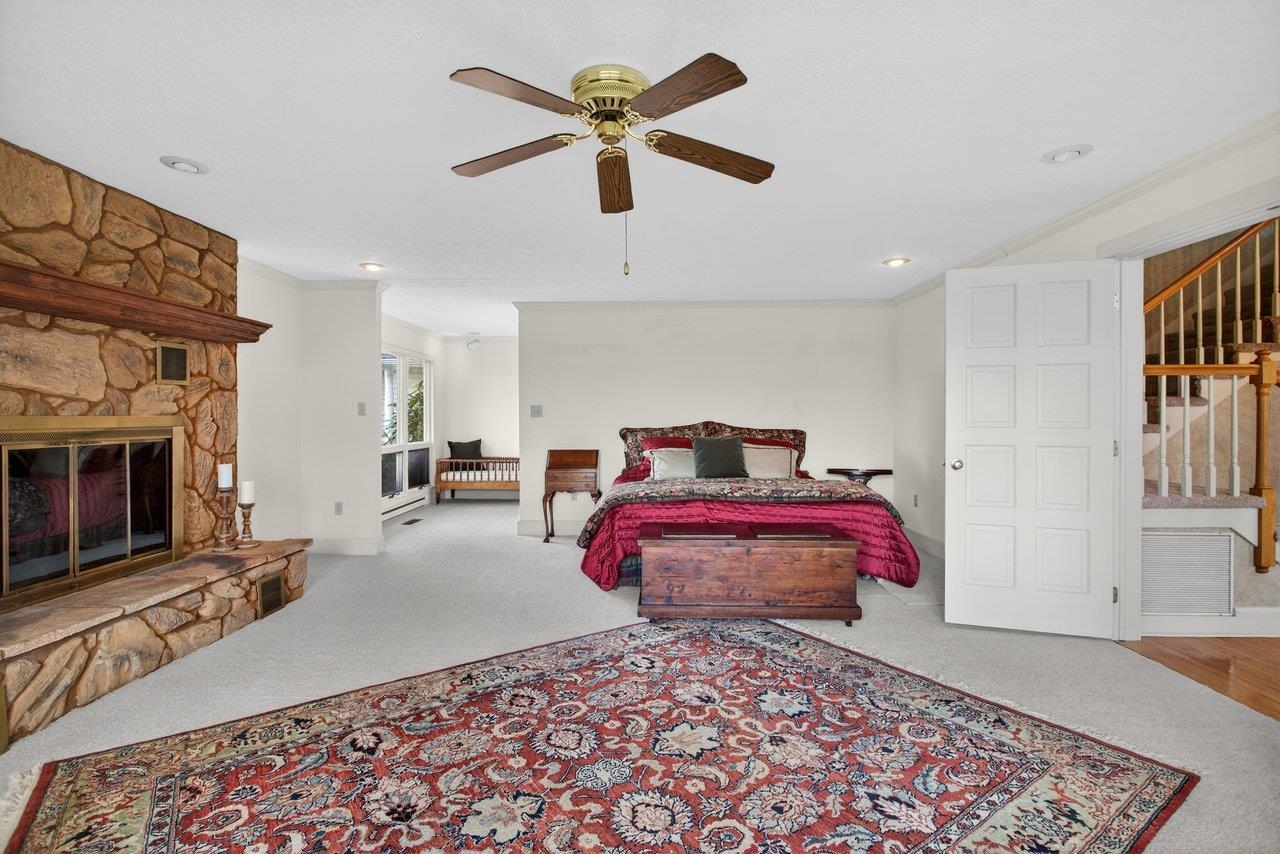 Walk around to the dressing area with two walk-in closets Walk around to the dressing area with two walk-in closets