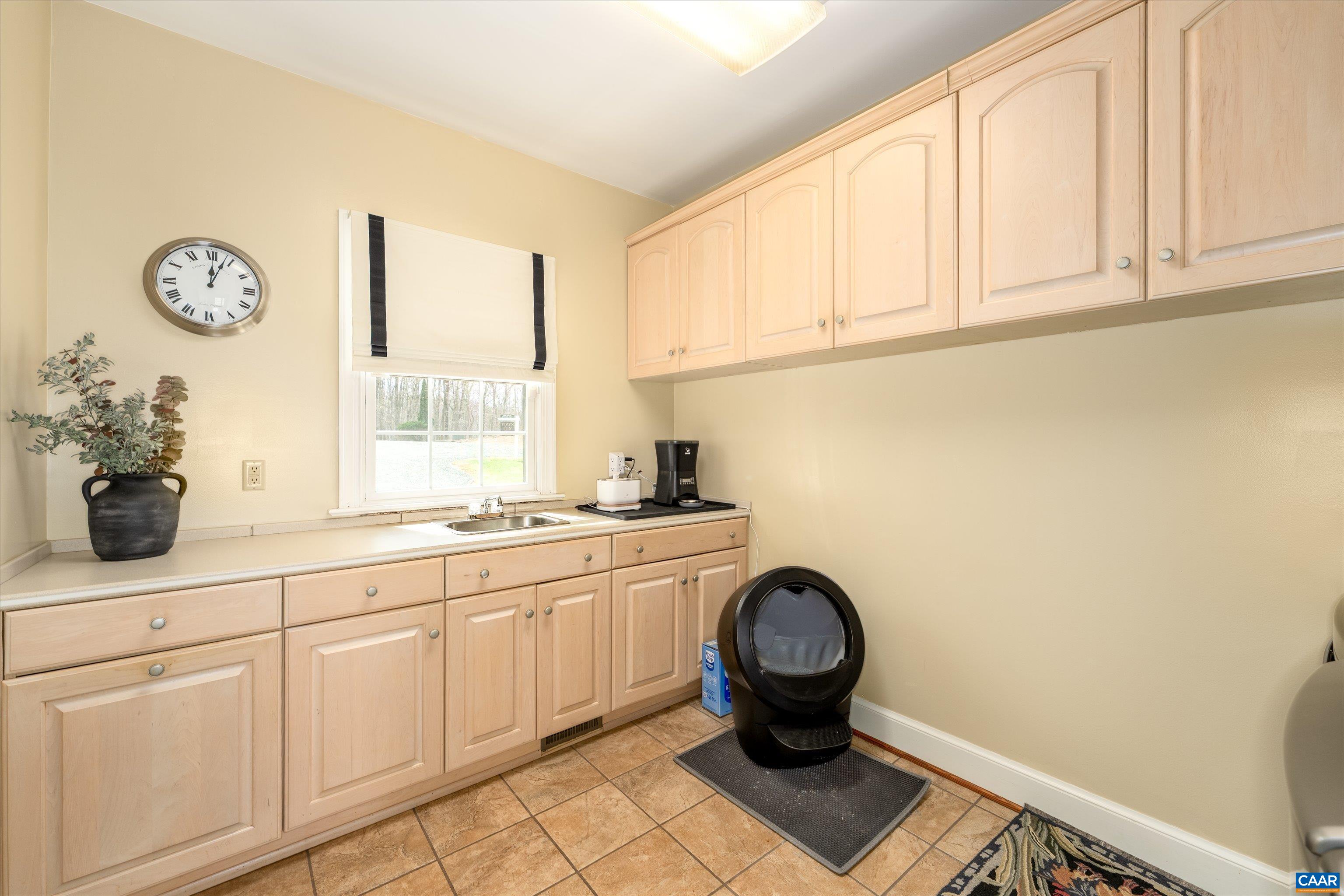 4444 WOODS EDGE RD, CHARLOTTESVILLE, Virginia 22974, 5 Bedrooms Bedrooms, ,4 BathroomsBathrooms,Residential,4444 WOODS EDGE RD,675315 MLS # 675315