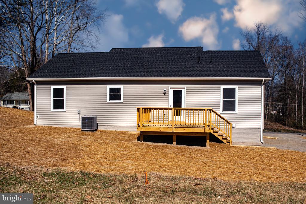 264 DOGWOOD DR, LOUISA, Virginia 23093, 3 Bedrooms Bedrooms, ,2 BathroomsBathrooms,Residential,264 DOGWOOD DR,VALA2009586 MLS # VALA2009586