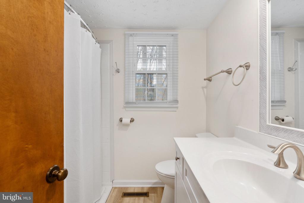 13220 SILLAMON RD, GOLDVEIN, Virginia, 5 Bedrooms Bedrooms, ,4 BathroomsBathrooms,Residential,13220 SILLAMON RD,VAFQ2021298 MLS # VAFQ2021298 13220 SILLAMON RD, GOLDVEIN, Virginia, 5 Bedrooms Bedrooms, ,4 BathroomsBathrooms,Residential,13220 SILLAMON RD,VAFQ2021298 MLS # VAFQ2021298