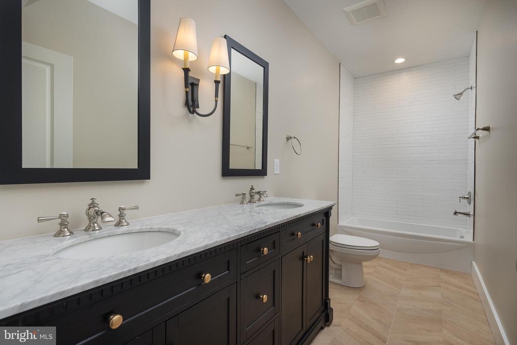 11117 EGGBORNSVILLE RD, RIXEYVILLE, Virginia 22737, 4 Bedrooms Bedrooms, ,3 BathroomsBathrooms,Residential,11117 EGGBORNSVILLE RD,VACU2013220 MLS # VACU2013220