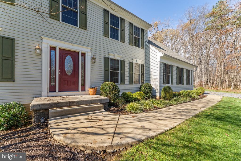 19388 MANOR DR, CULPEPER, Virginia 22701, 4 Bedrooms Bedrooms, ,3 BathroomsBathrooms,Residential,19388 MANOR DR,VACU2013222 MLS # VACU2013222 19388 MANOR DR, CULPEPER, Virginia 22701, 4 Bedrooms Bedrooms, ,3 BathroomsBathrooms,Residential,19388 MANOR DR,VACU2013222 MLS # VACU2013222