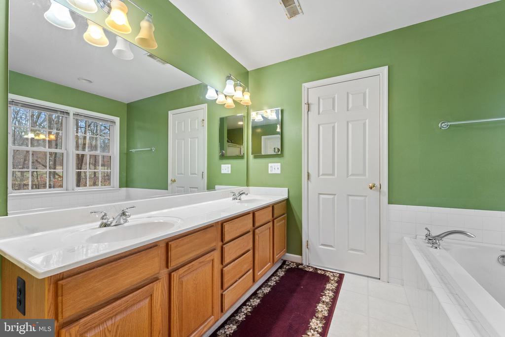 19388 MANOR DR, CULPEPER, Virginia 22701, 4 Bedrooms Bedrooms, ,3 BathroomsBathrooms,Residential,19388 MANOR DR,VACU2013222 MLS # VACU2013222 19388 MANOR DR, CULPEPER, Virginia 22701, 4 Bedrooms Bedrooms, ,3 BathroomsBathrooms,Residential,19388 MANOR DR,VACU2013222 MLS # VACU2013222