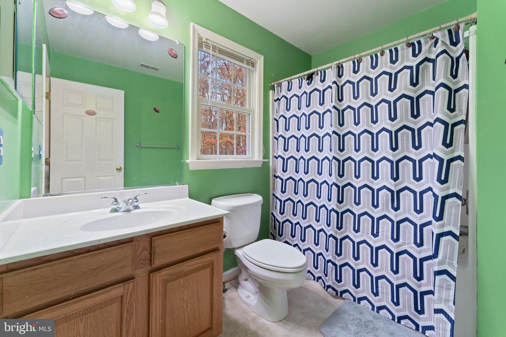 19388 MANOR DR, CULPEPER, Virginia 22701, 4 Bedrooms Bedrooms, ,3 BathroomsBathrooms,Residential,19388 MANOR DR,VACU2013222 MLS # VACU2013222 19388 MANOR DR, CULPEPER, Virginia 22701, 4 Bedrooms Bedrooms, ,3 BathroomsBathrooms,Residential,19388 MANOR DR,VACU2013222 MLS # VACU2013222