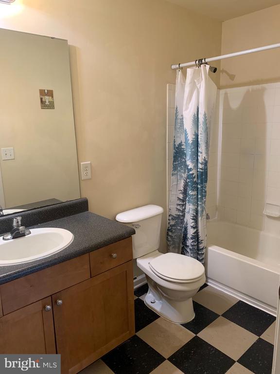 195 YELLOWSTONE DR, CHARLOTTESVILLE, Virginia 22903, 2 Bedrooms Bedrooms, ,2 BathroomsBathrooms,Residential,195 YELLOWSTONE DR,VAAB2001186 MLS # VAAB2001186