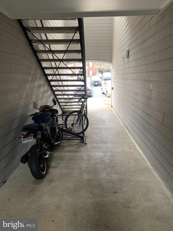 195 YELLOWSTONE DR, CHARLOTTESVILLE, Virginia 22903, 2 Bedrooms Bedrooms, ,2 BathroomsBathrooms,Residential,195 YELLOWSTONE DR,VAAB2001186 MLS # VAAB2001186