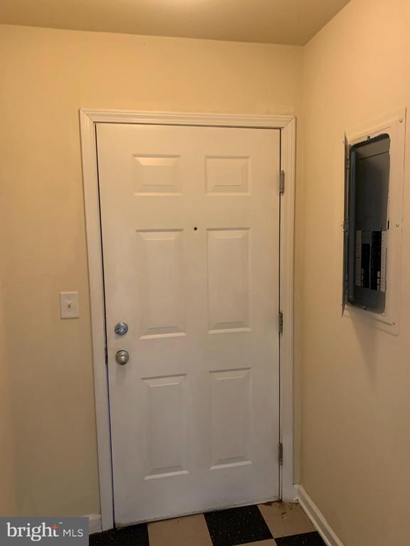 195 YELLOWSTONE DR, CHARLOTTESVILLE, Virginia 22903, 2 Bedrooms Bedrooms, ,2 BathroomsBathrooms,Residential,195 YELLOWSTONE DR,VAAB2001186 MLS # VAAB2001186