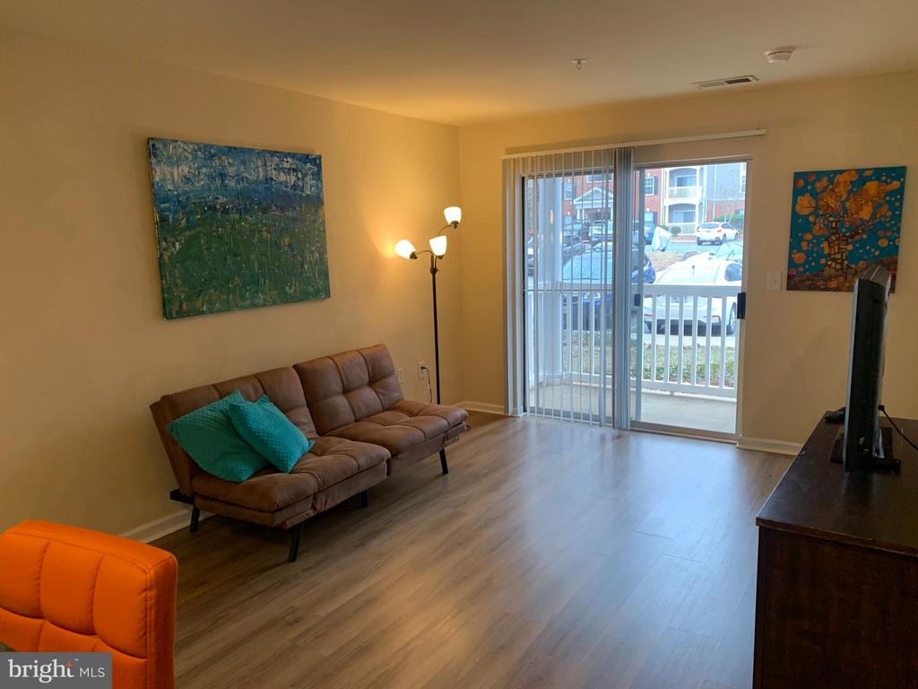 195 YELLOWSTONE DR, CHARLOTTESVILLE, Virginia 22903, 2 Bedrooms Bedrooms, ,2 BathroomsBathrooms,Residential,195 YELLOWSTONE DR,VAAB2001186 MLS # VAAB2001186