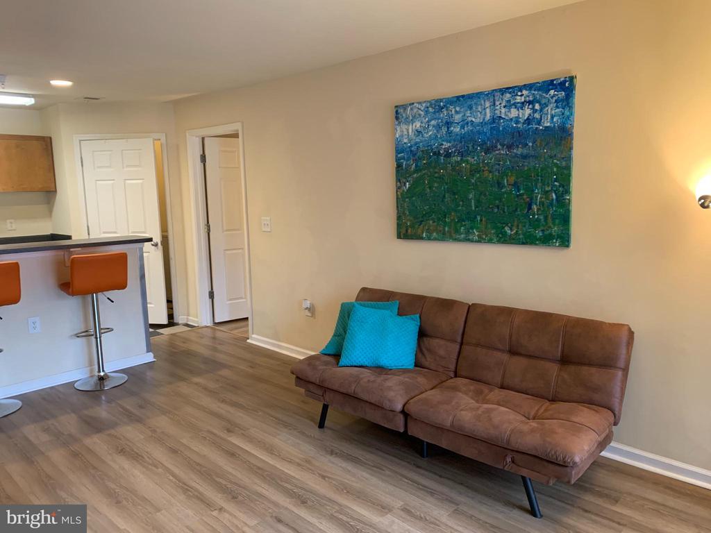 195 YELLOWSTONE DR, CHARLOTTESVILLE, Virginia 22903, 2 Bedrooms Bedrooms, ,2 BathroomsBathrooms,Residential,195 YELLOWSTONE DR,VAAB2001186 MLS # VAAB2001186