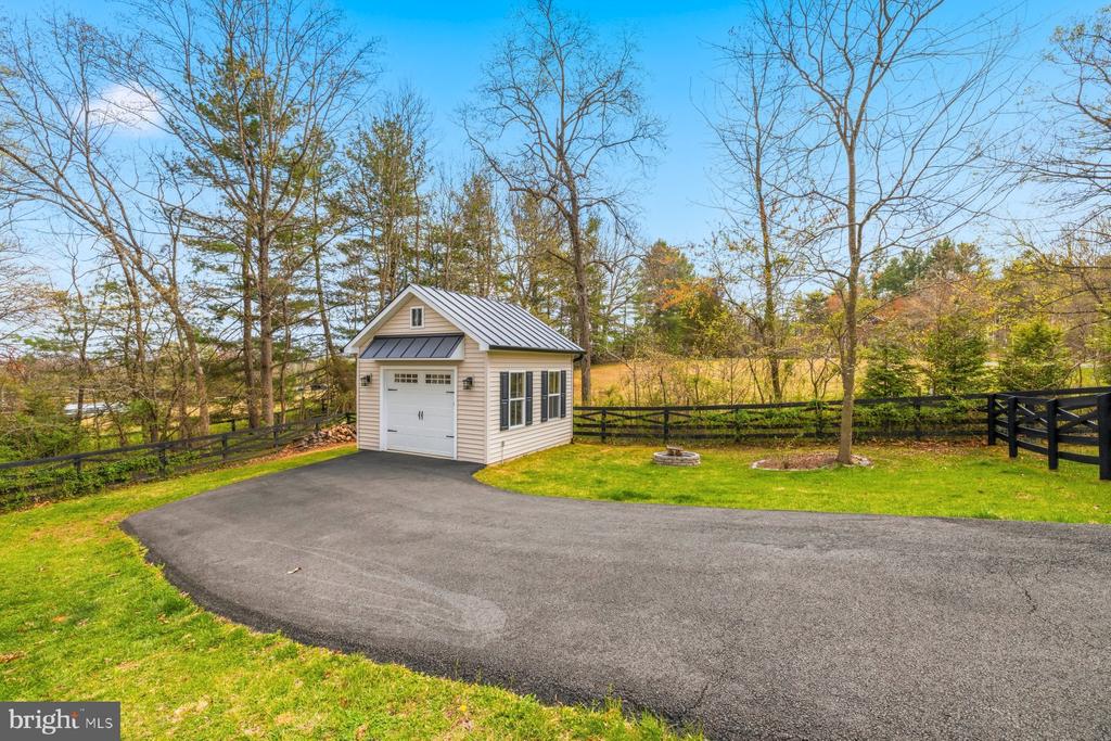 7135 LEEDS MANOR RD, MARSHALL, Virginia, 4 Bedrooms Bedrooms, ,2 BathroomsBathrooms,Residential,7135 LEEDS MANOR RD,VAFQ2021304 MLS # VAFQ2021304