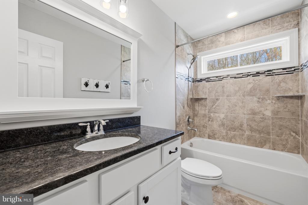 7135 LEEDS MANOR RD, MARSHALL, Virginia, 4 Bedrooms Bedrooms, ,2 BathroomsBathrooms,Residential,7135 LEEDS MANOR RD,VAFQ2021304 MLS # VAFQ2021304