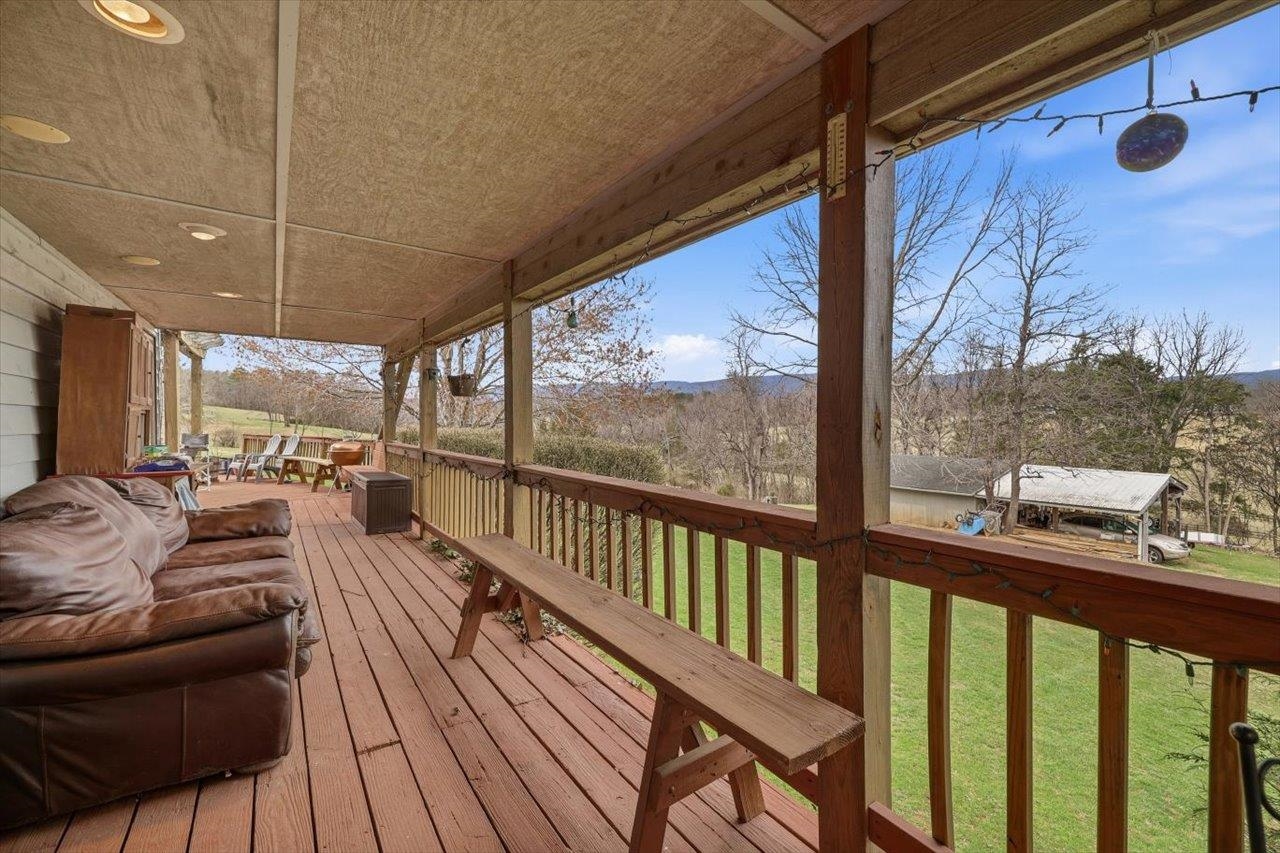 1120 KINGSWAY RD, AFTON, Virginia 22920, 3 Bedrooms Bedrooms, ,2 BathroomsBathrooms,Residential,Adams Eden,1120 KINGSWAY RD,674648 MLS # 674648 1120 KINGSWAY RD, AFTON, Virginia 22920, 3 Bedrooms Bedrooms, ,2 BathroomsBathrooms,Residential,Adams Eden,1120 KINGSWAY RD,674648 MLS # 674648