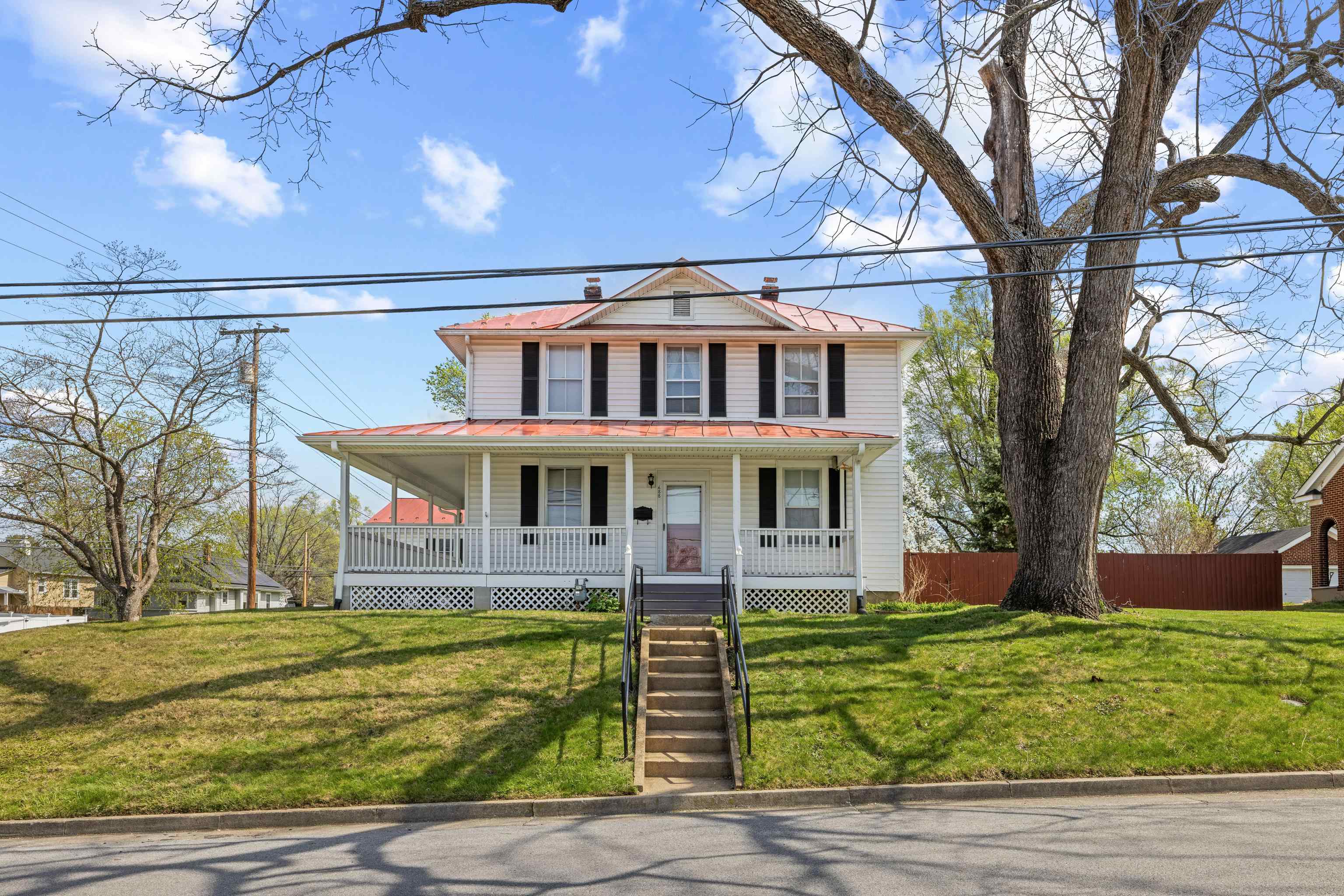 688 FLORENCE AVE, WAYNESBORO, Virginia 22980, 5 Bedrooms Bedrooms, ,2 BathroomsBathrooms,Residential,688 FLORENCE AVE,675323 MLS # 675323
