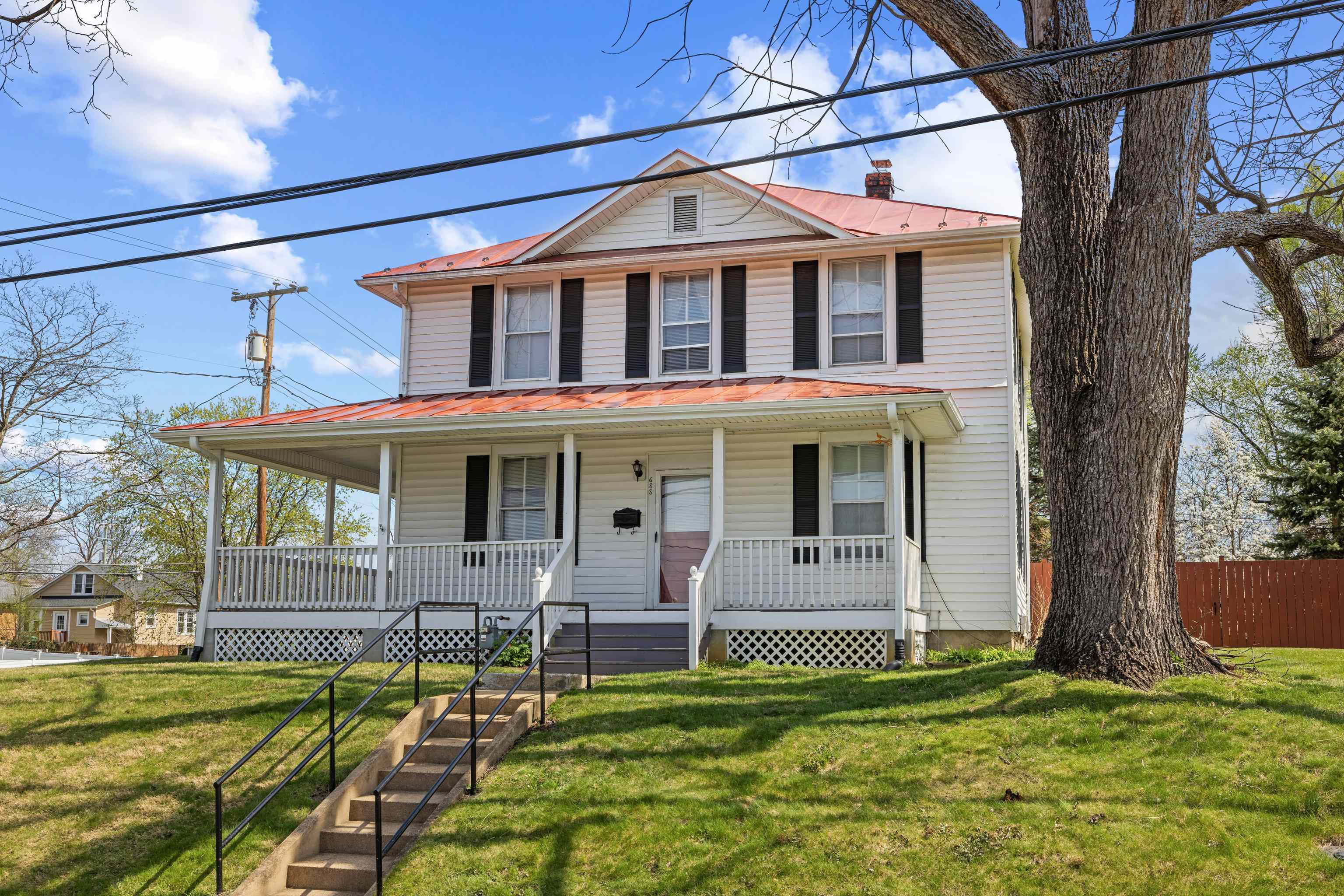 688 FLORENCE AVE, WAYNESBORO, Virginia 22980, 5 Bedrooms Bedrooms, ,2 BathroomsBathrooms,Residential,688 FLORENCE AVE,675323 MLS # 675323