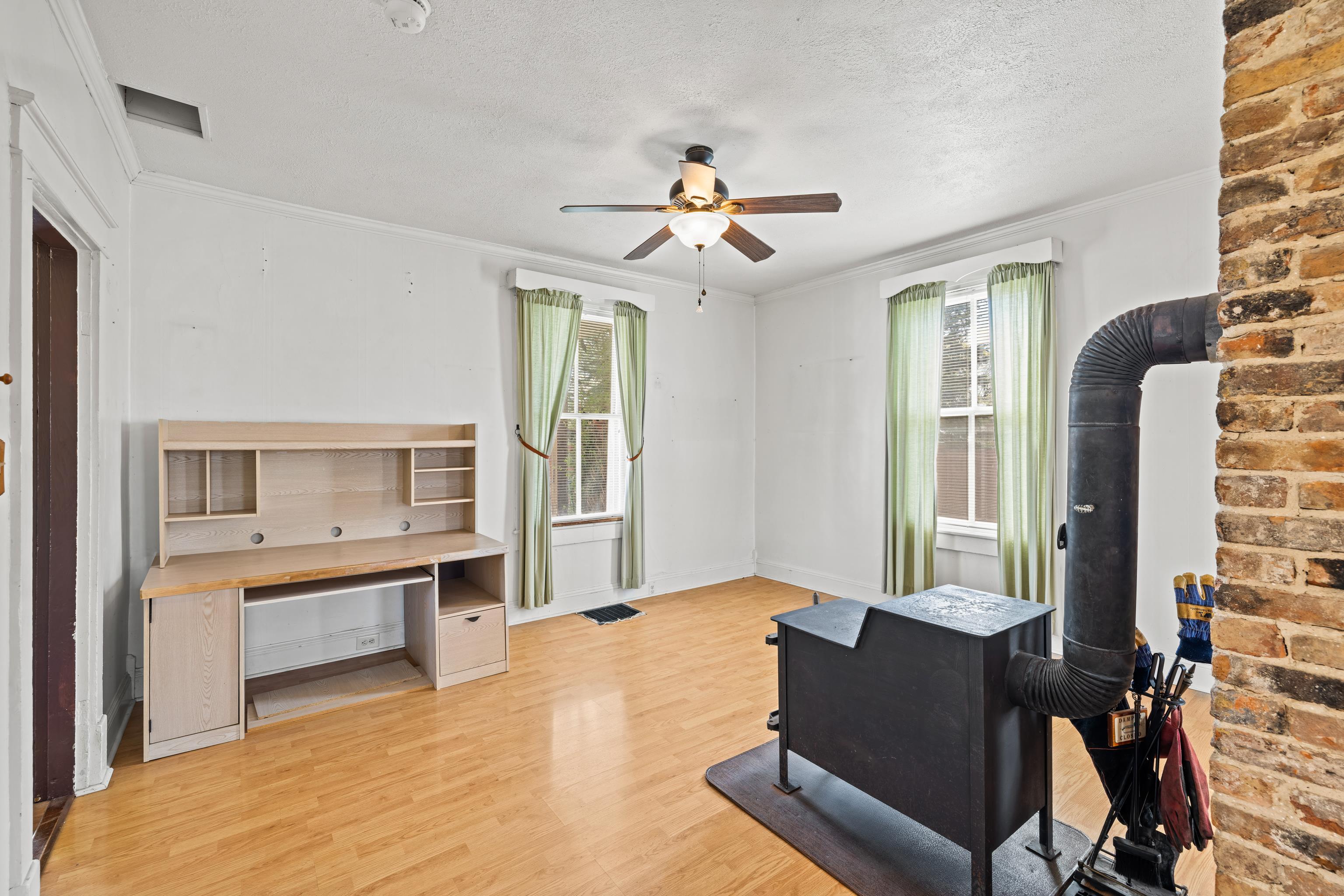 688 FLORENCE AVE, WAYNESBORO, Virginia 22980, 5 Bedrooms Bedrooms, ,2 BathroomsBathrooms,Residential,688 FLORENCE AVE,675323 MLS # 675323