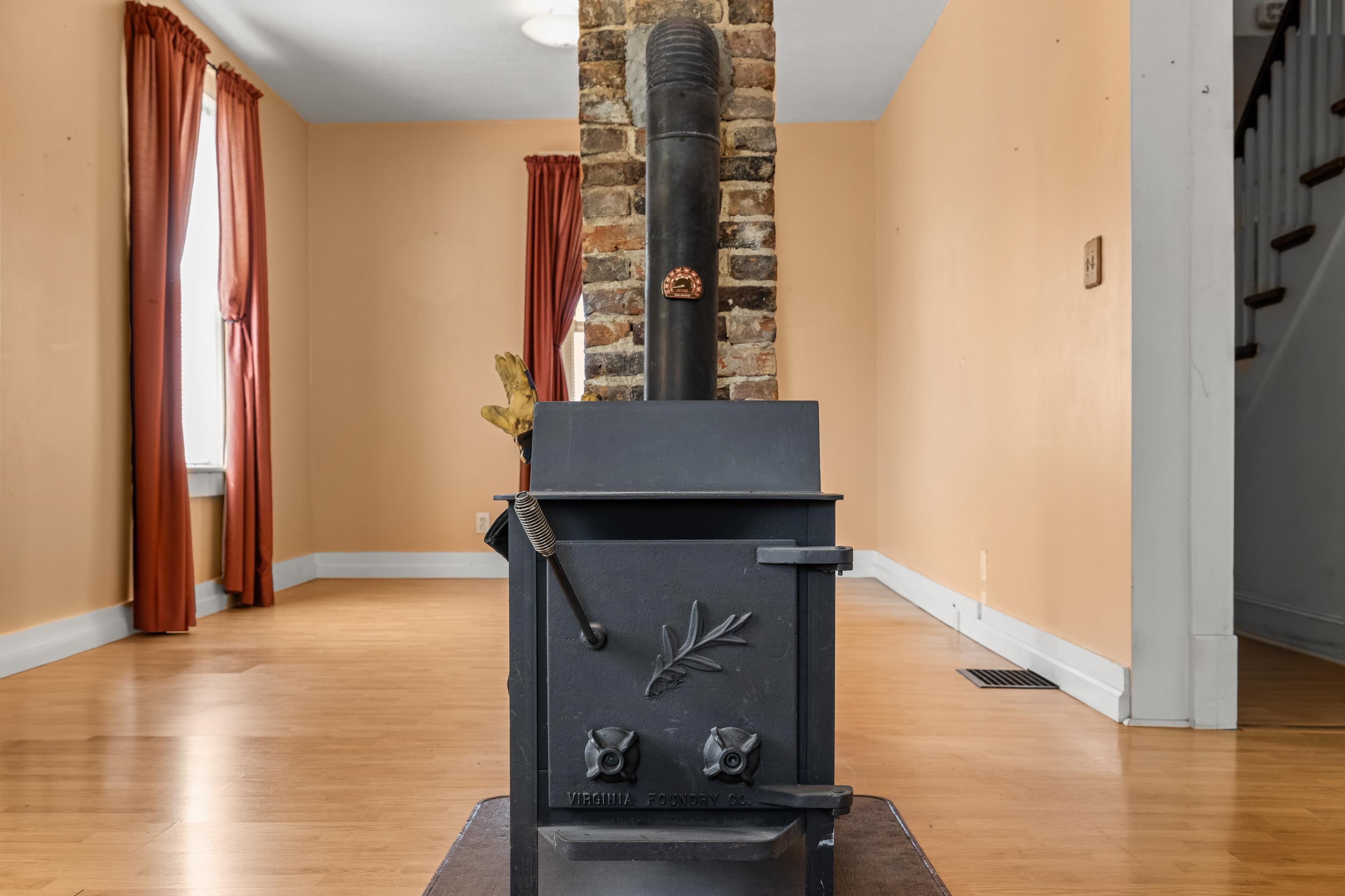 688 FLORENCE AVE, WAYNESBORO, Virginia 22980, 5 Bedrooms Bedrooms, ,2 BathroomsBathrooms,Residential,688 FLORENCE AVE,675323 MLS # 675323