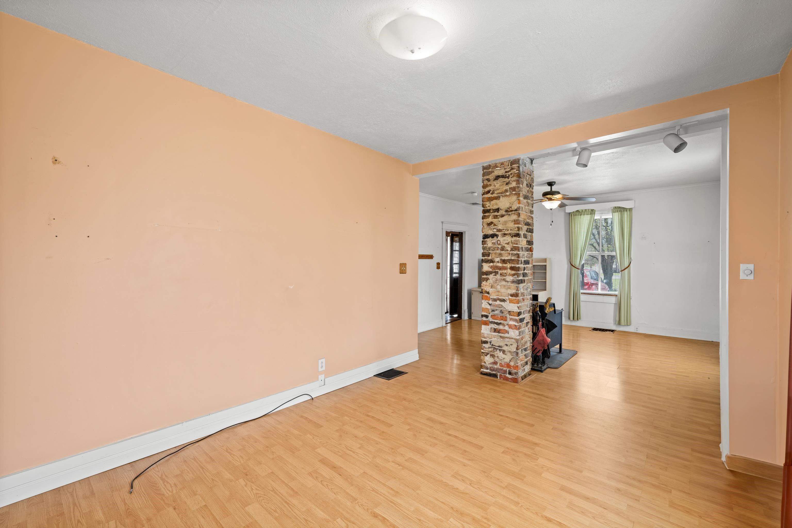 688 FLORENCE AVE, WAYNESBORO, Virginia 22980, 5 Bedrooms Bedrooms, ,2 BathroomsBathrooms,Residential,688 FLORENCE AVE,675323 MLS # 675323