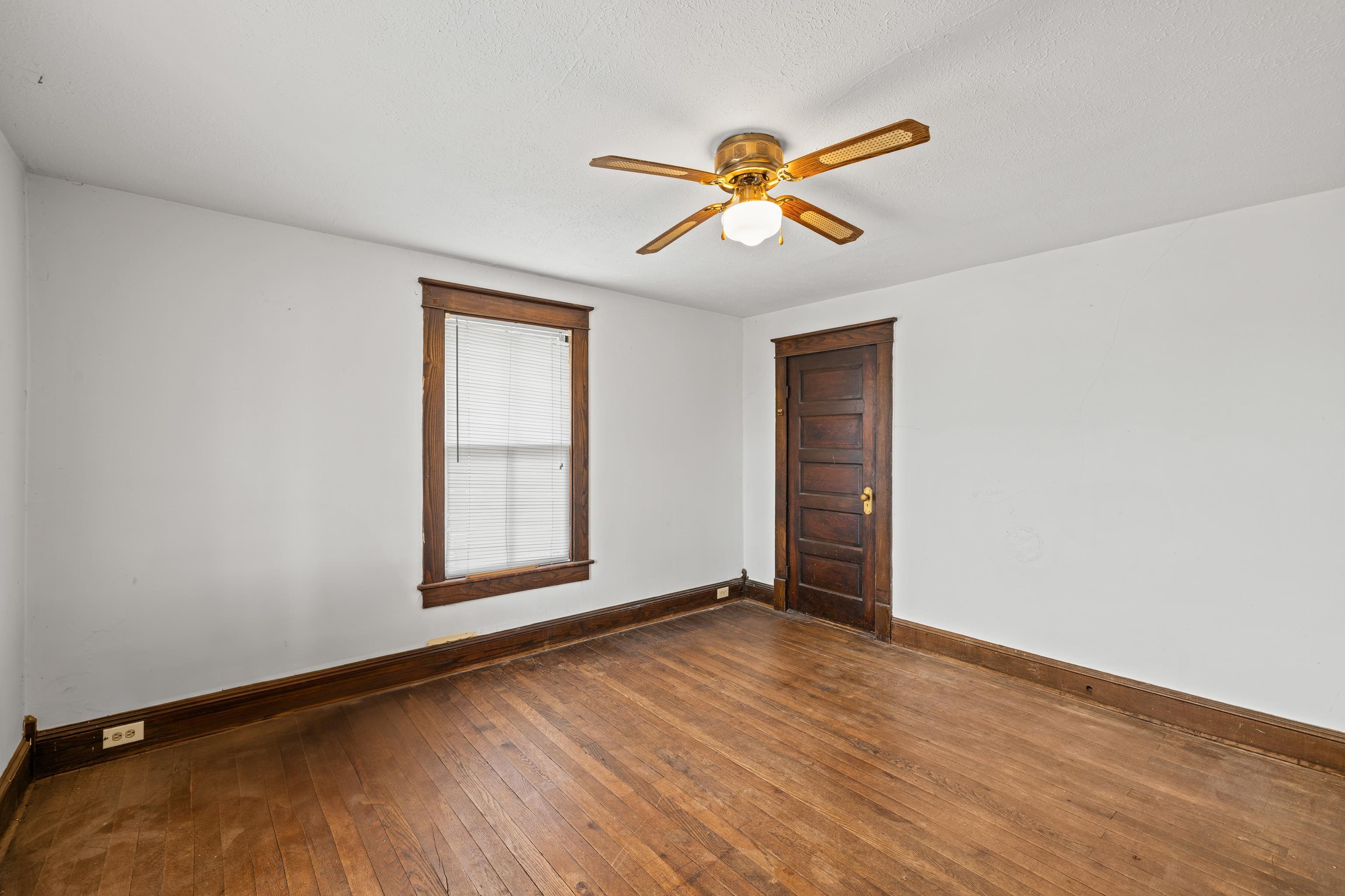 688 FLORENCE AVE, WAYNESBORO, Virginia 22980, 5 Bedrooms Bedrooms, ,2 BathroomsBathrooms,Residential,688 FLORENCE AVE,675323 MLS # 675323