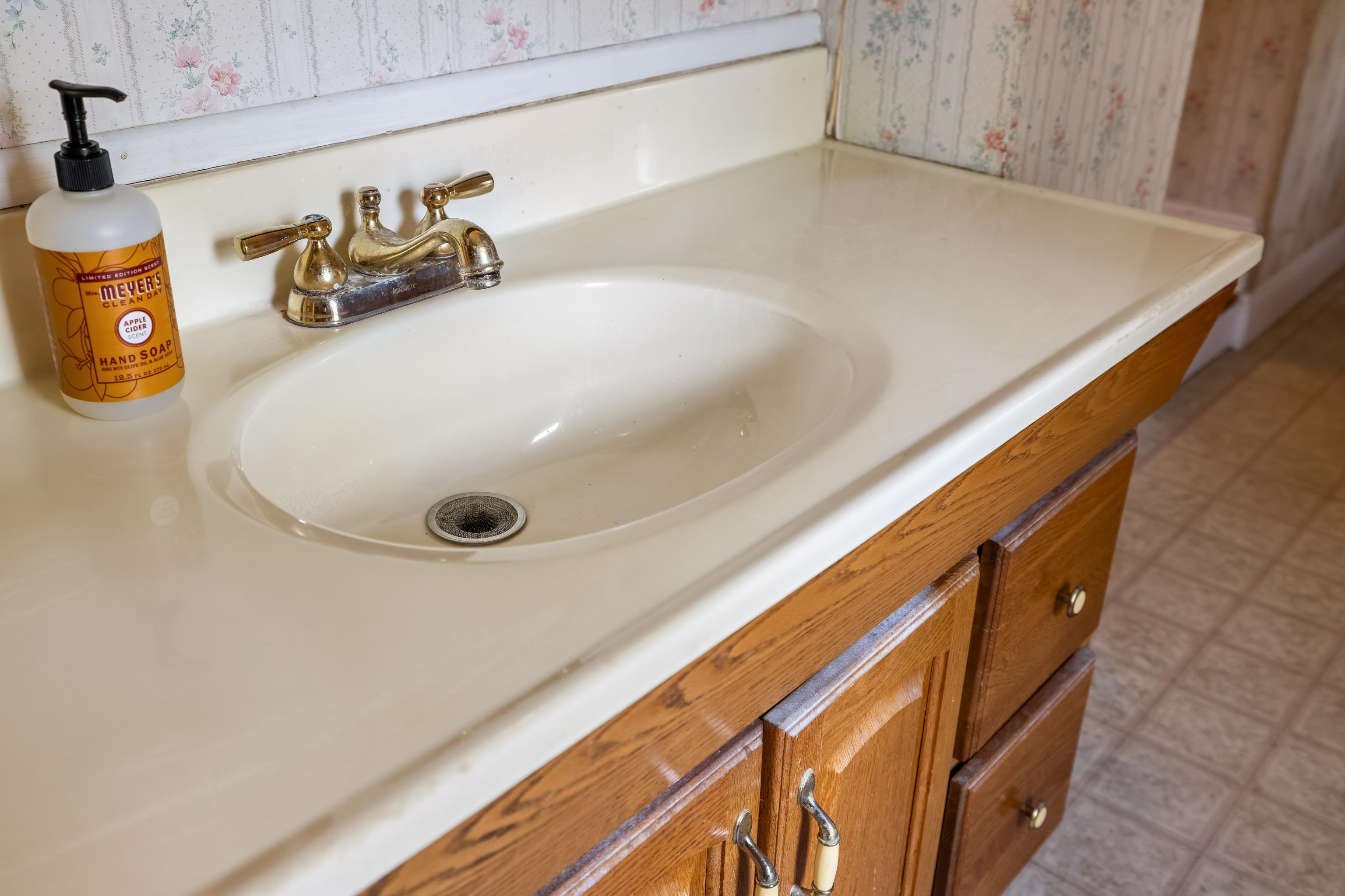 688 FLORENCE AVE, WAYNESBORO, Virginia 22980, 5 Bedrooms Bedrooms, ,2 BathroomsBathrooms,Residential,688 FLORENCE AVE,675323 MLS # 675323