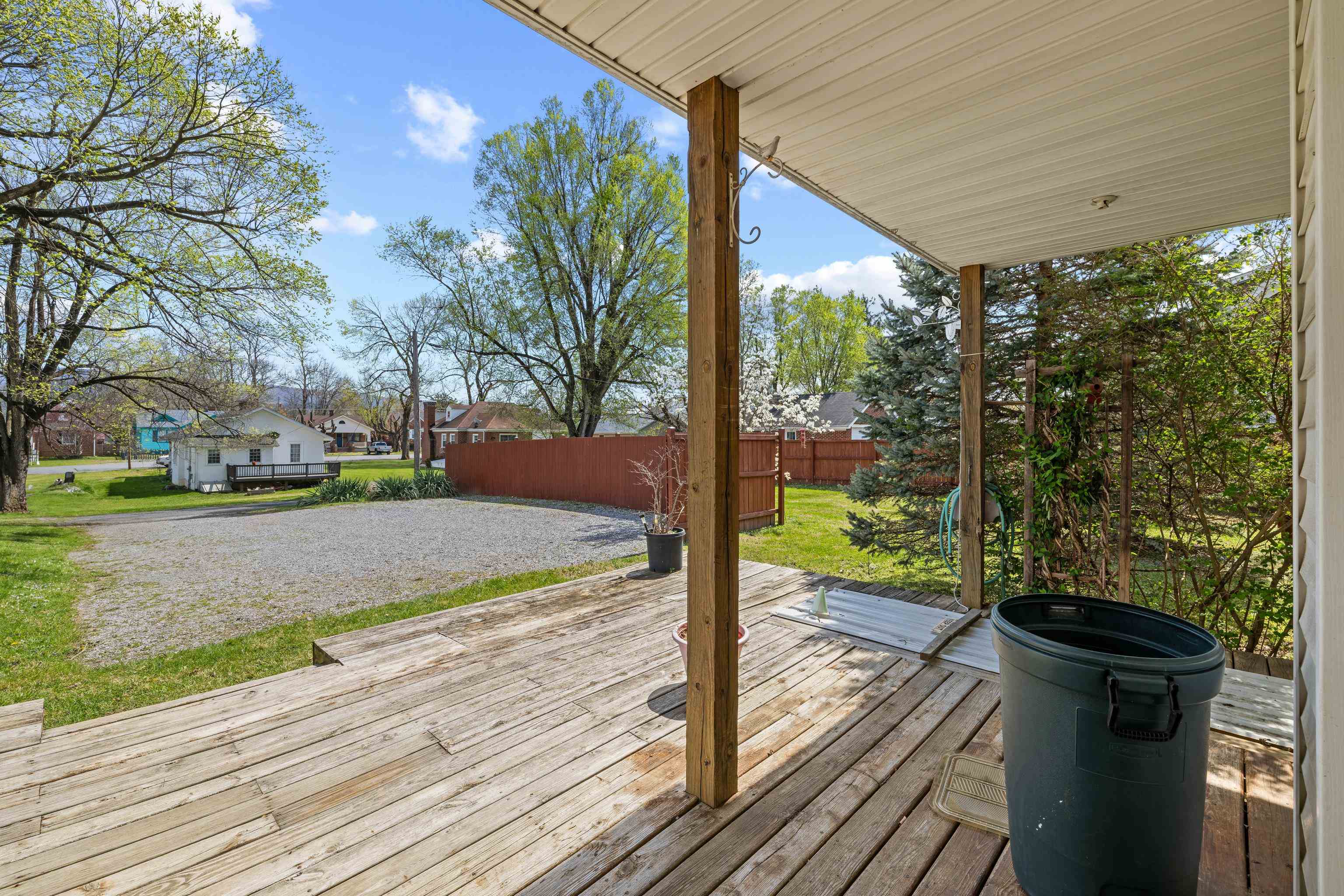 688 FLORENCE AVE, WAYNESBORO, Virginia 22980, 5 Bedrooms Bedrooms, ,2 BathroomsBathrooms,Residential,688 FLORENCE AVE,675323 MLS # 675323