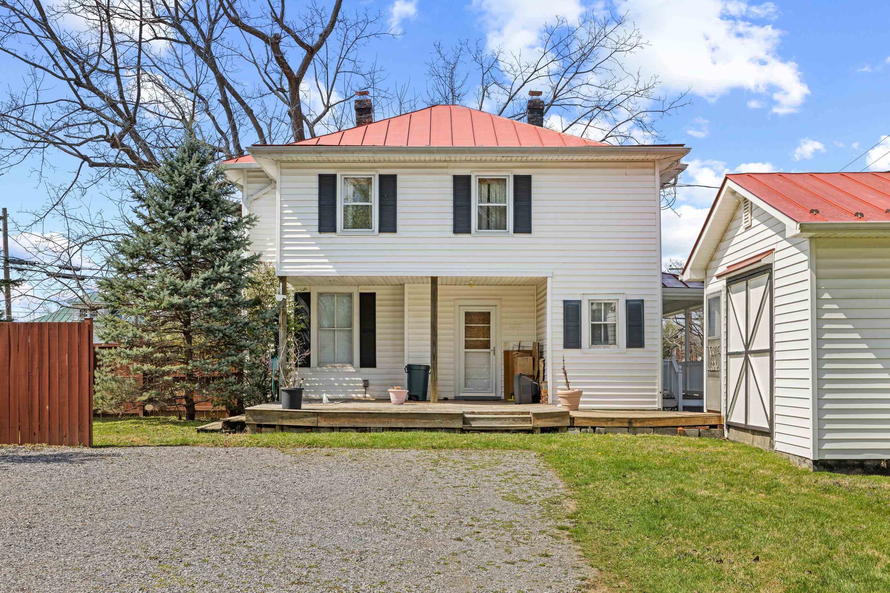 688 FLORENCE AVE, WAYNESBORO, Virginia 22980, 5 Bedrooms Bedrooms, ,2 BathroomsBathrooms,Residential,688 FLORENCE AVE,675323 MLS # 675323