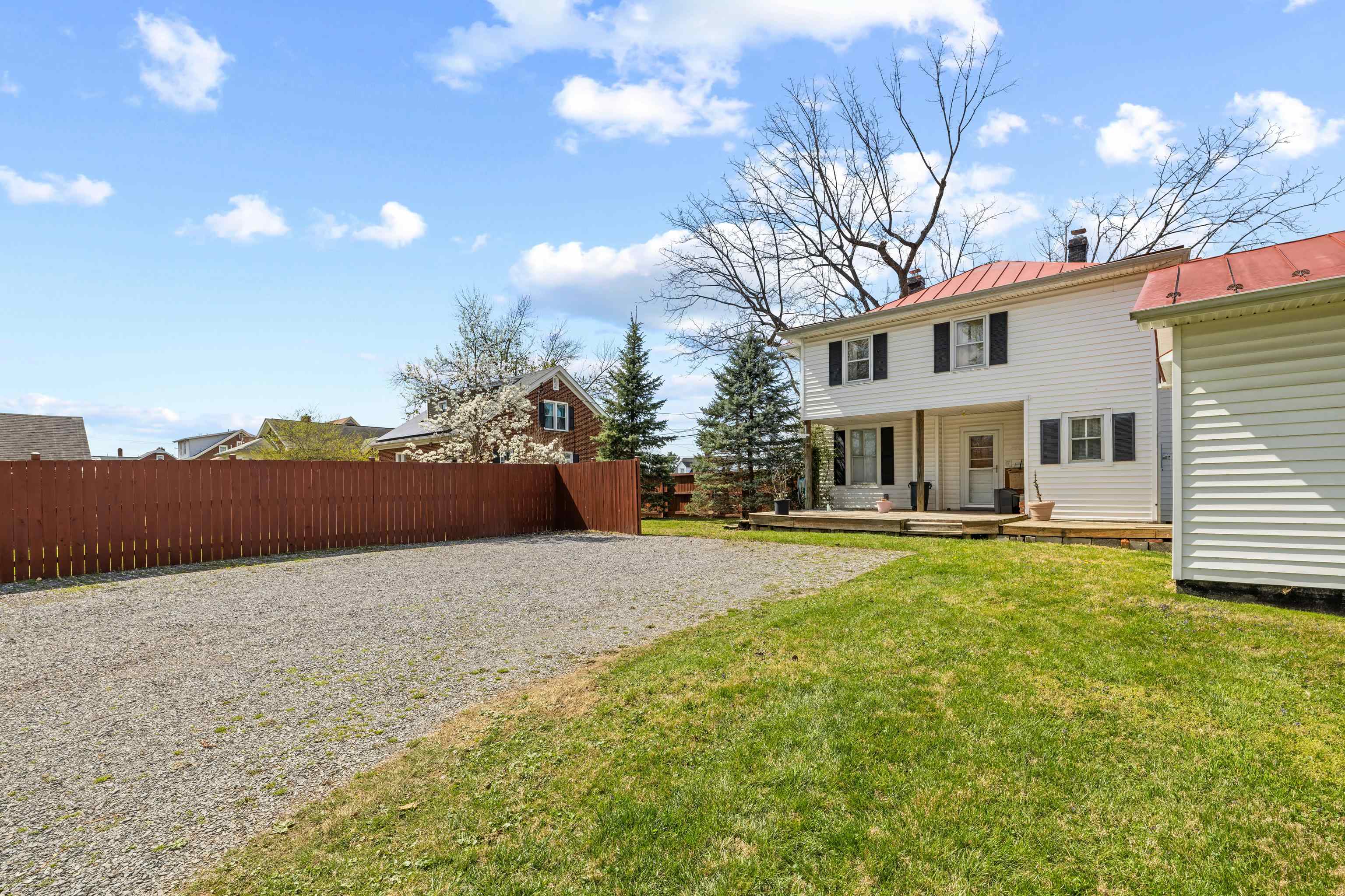 688 FLORENCE AVE, WAYNESBORO, Virginia 22980, 5 Bedrooms Bedrooms, ,2 BathroomsBathrooms,Residential,688 FLORENCE AVE,675323 MLS # 675323