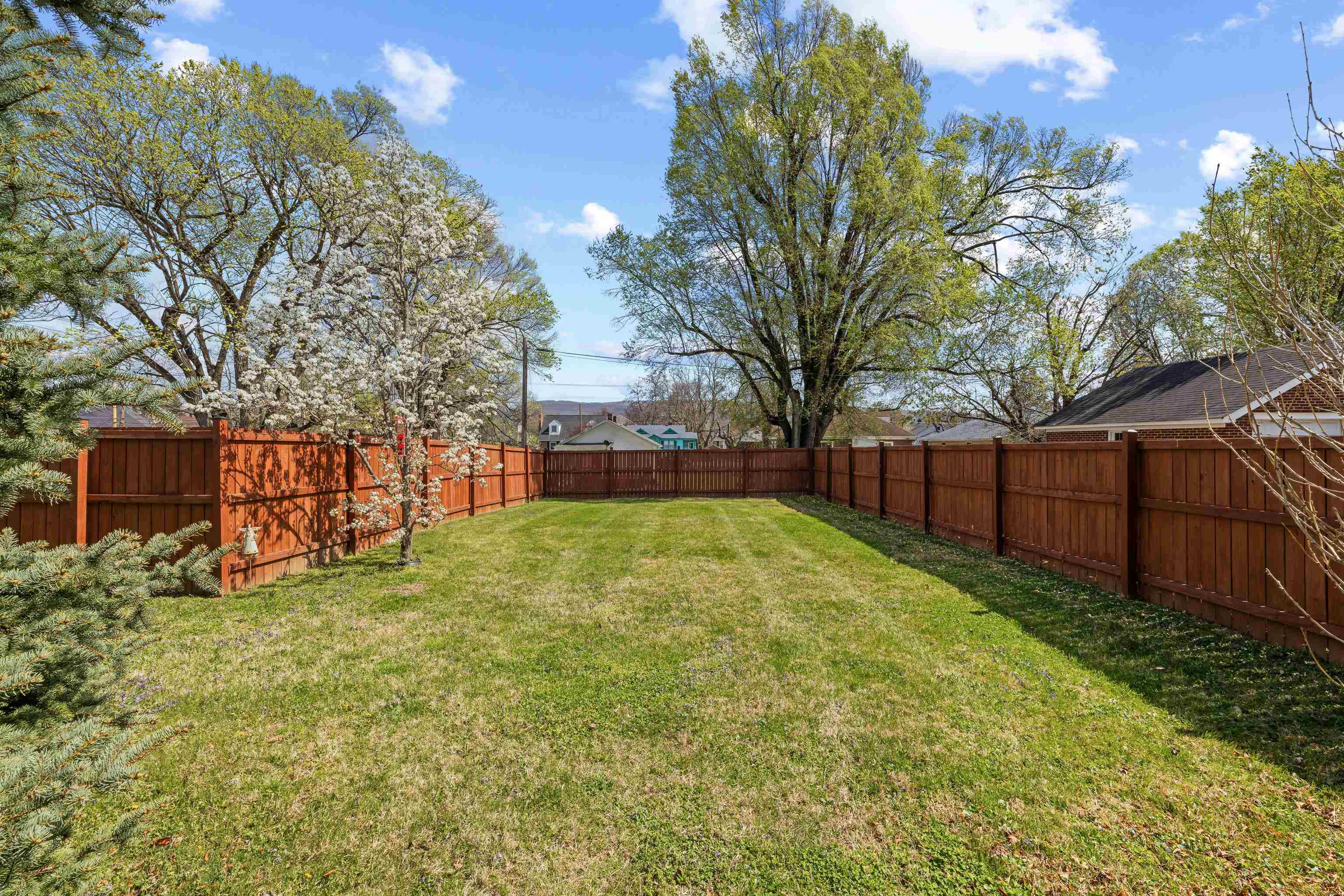 688 FLORENCE AVE, WAYNESBORO, Virginia 22980, 5 Bedrooms Bedrooms, ,2 BathroomsBathrooms,Residential,688 FLORENCE AVE,675323 MLS # 675323