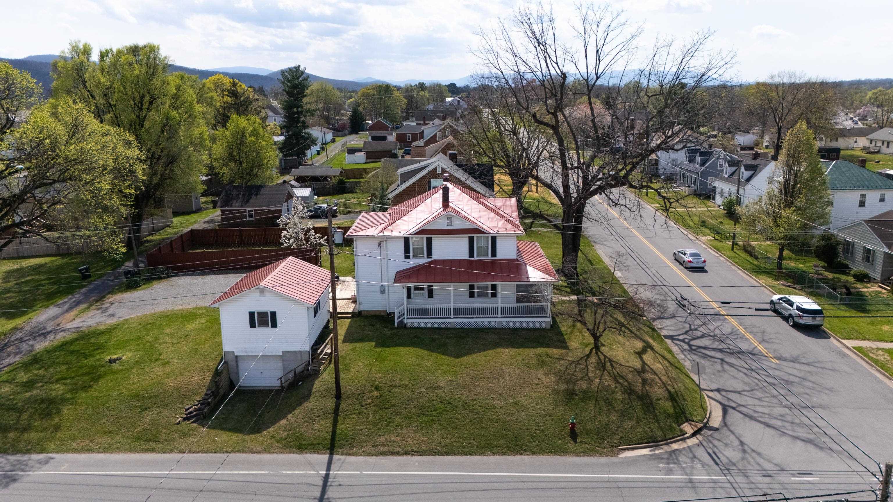 688 FLORENCE AVE, WAYNESBORO, Virginia 22980, 5 Bedrooms Bedrooms, ,2 BathroomsBathrooms,Residential,688 FLORENCE AVE,675323 MLS # 675323